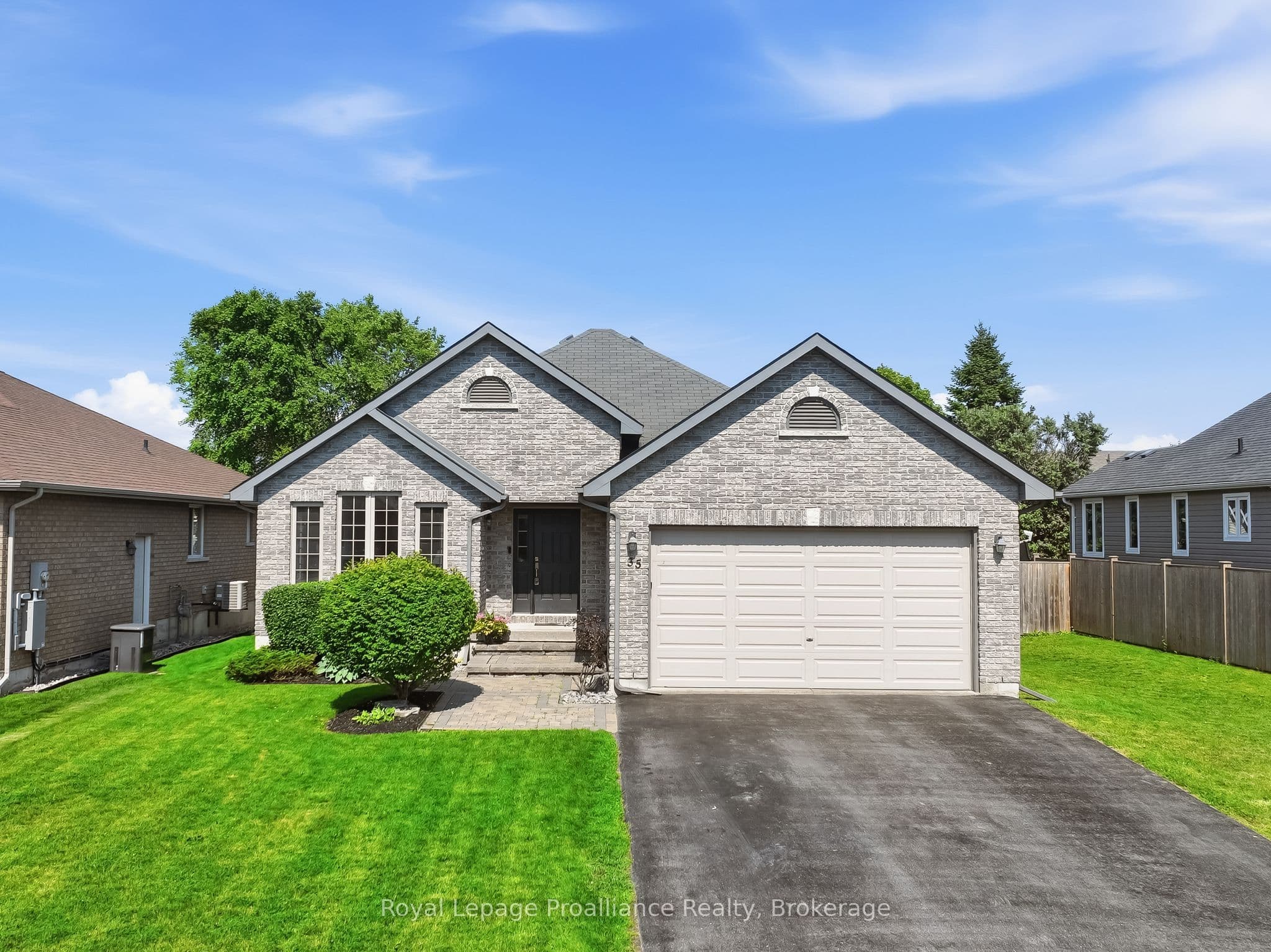 35 Ward Drive photo 1