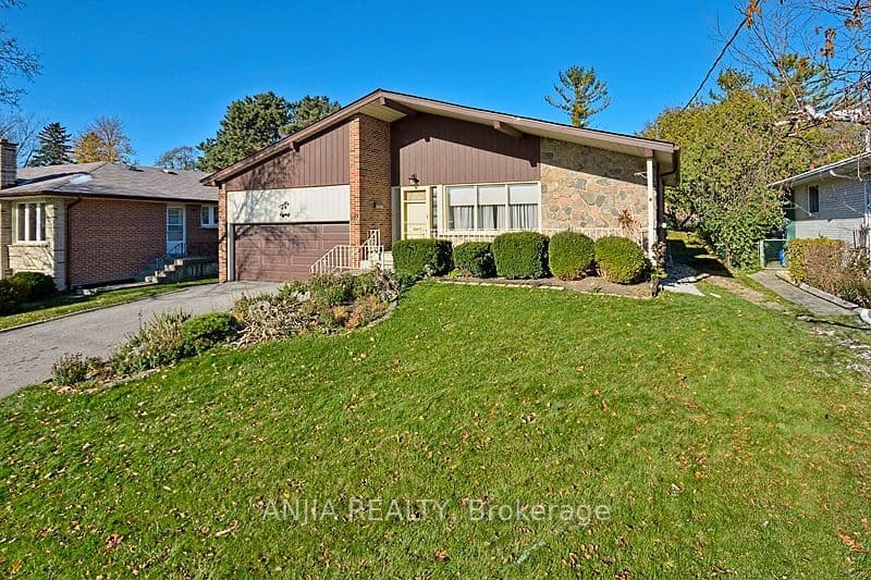 Unit Upper 80 Alamosa Drive photo 1