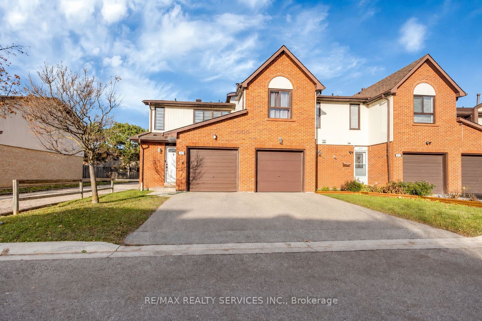 Unit 115 115 Foster Crescent photo 1