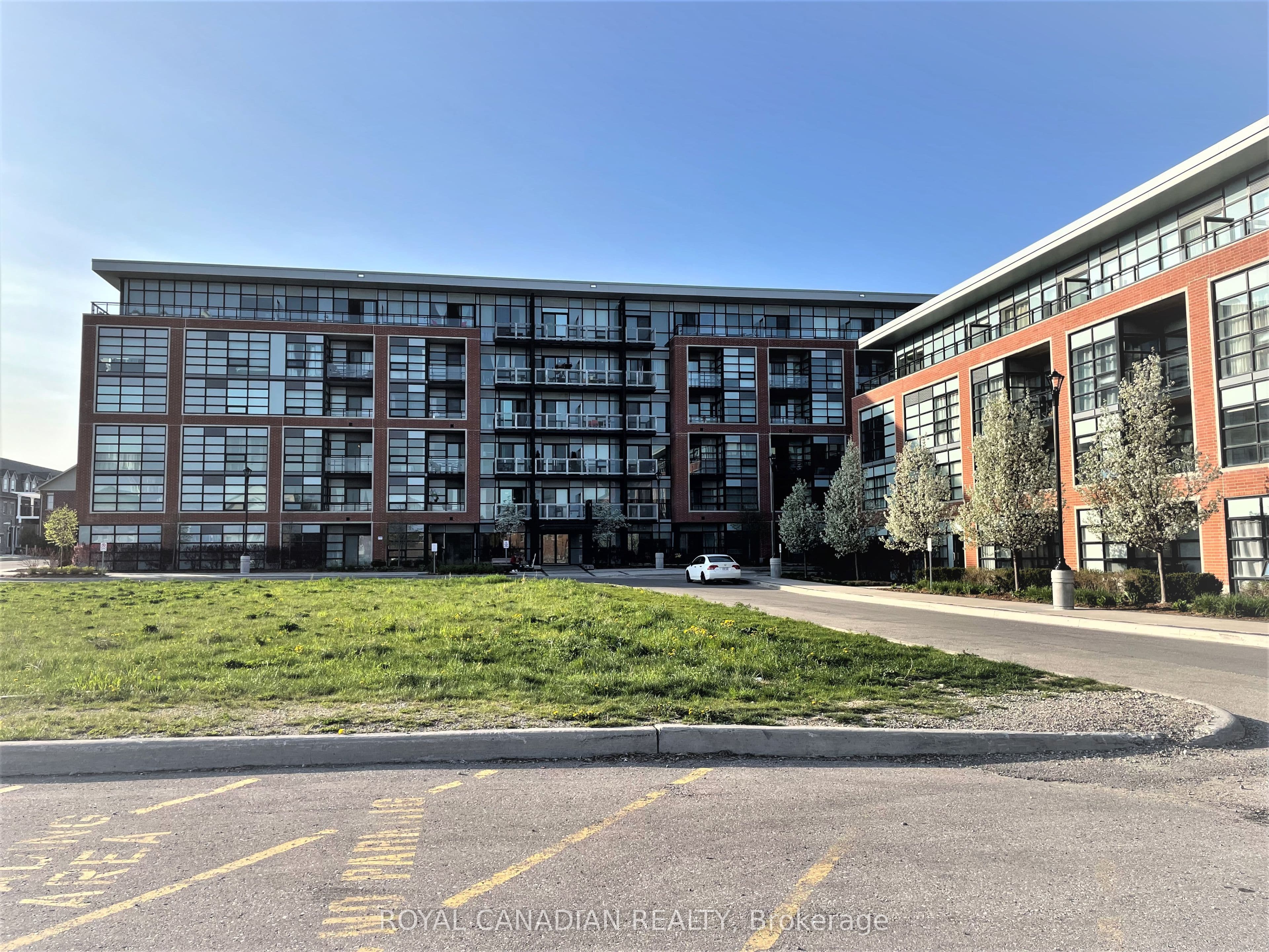 Unit 220 15 Prince Albert Boulevard photo 1