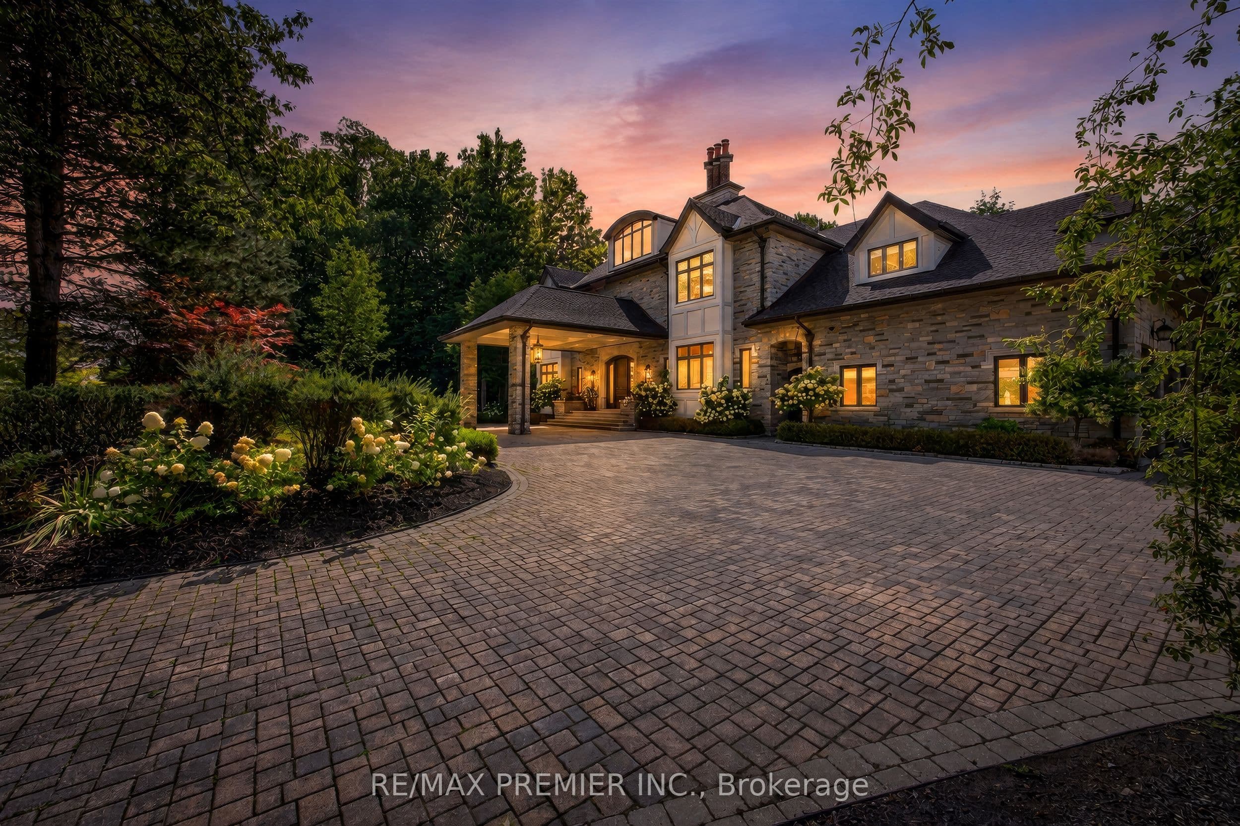 40 Golf Avenue photo 1