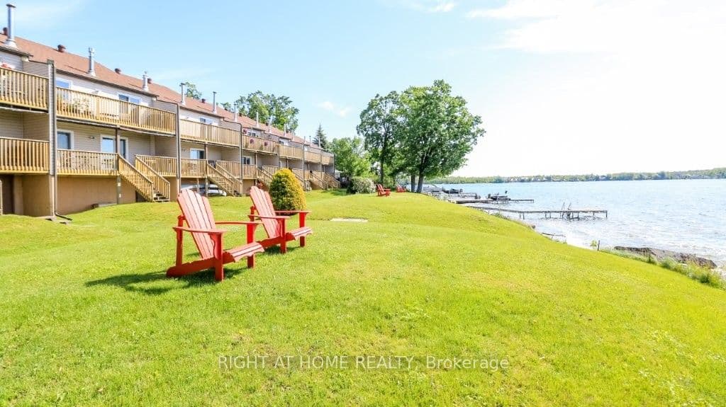 Unit 201 43 OLIVE Crescent photo 1