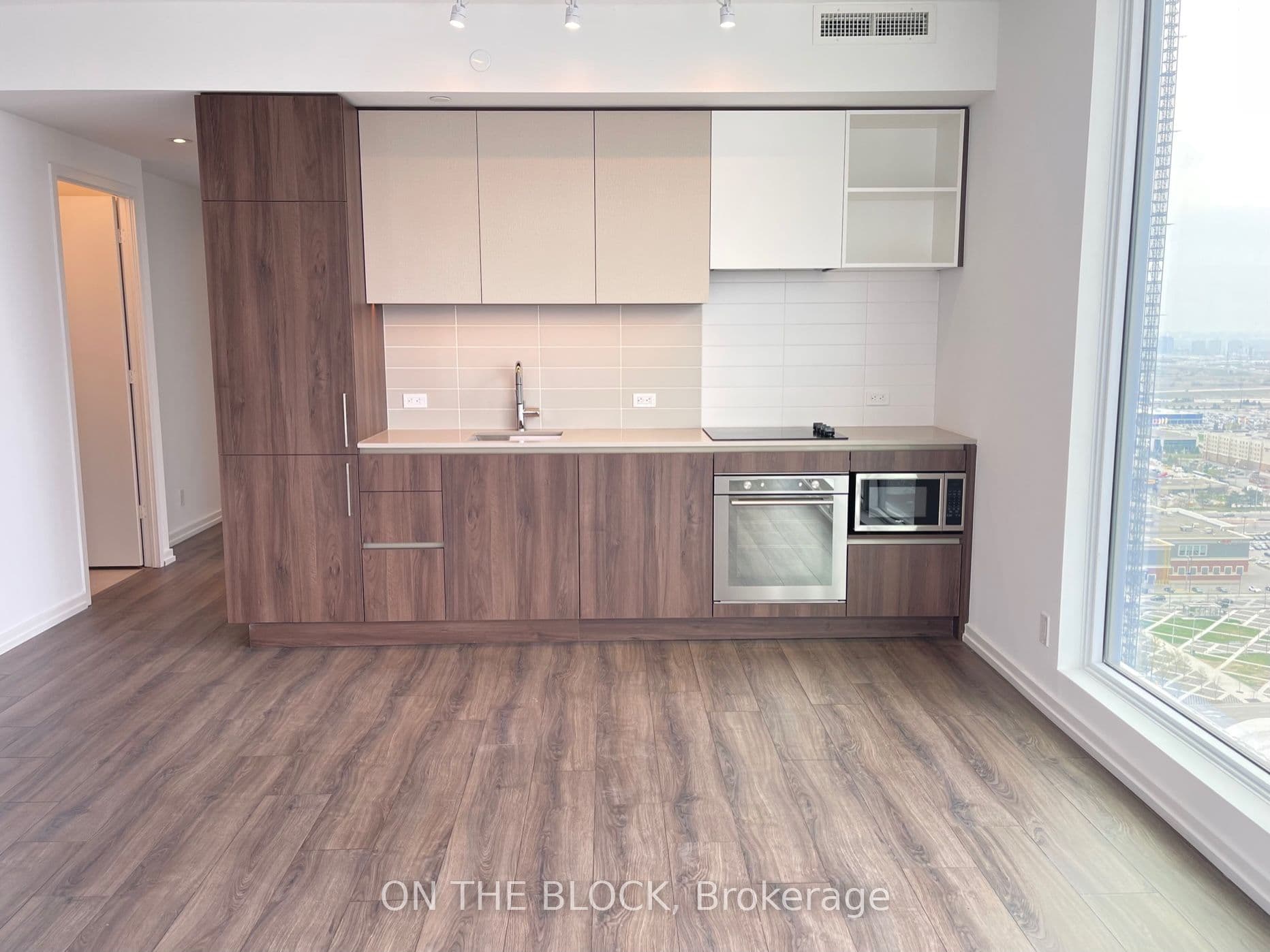 Unit 3111 1000 Portage Parkway photo 1