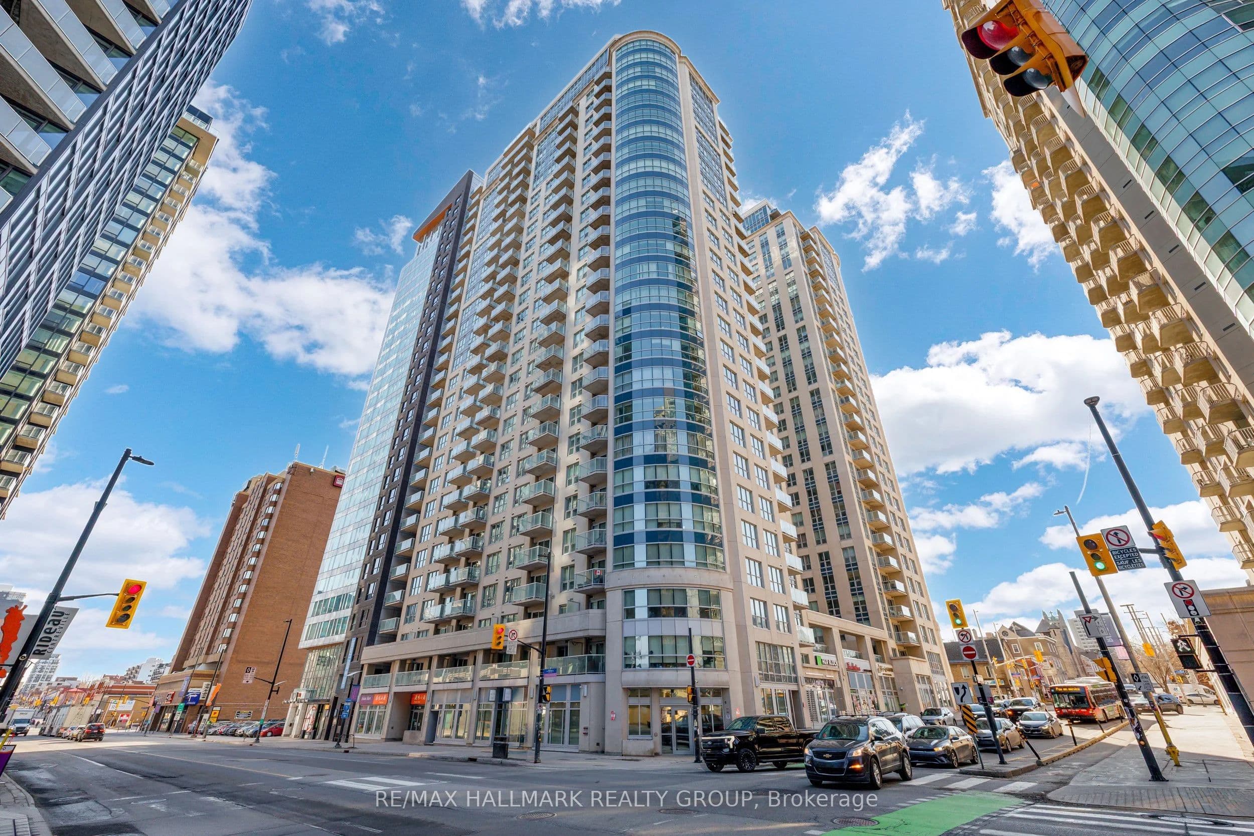 Unit 1504 242 RIDEAU Street photo 1