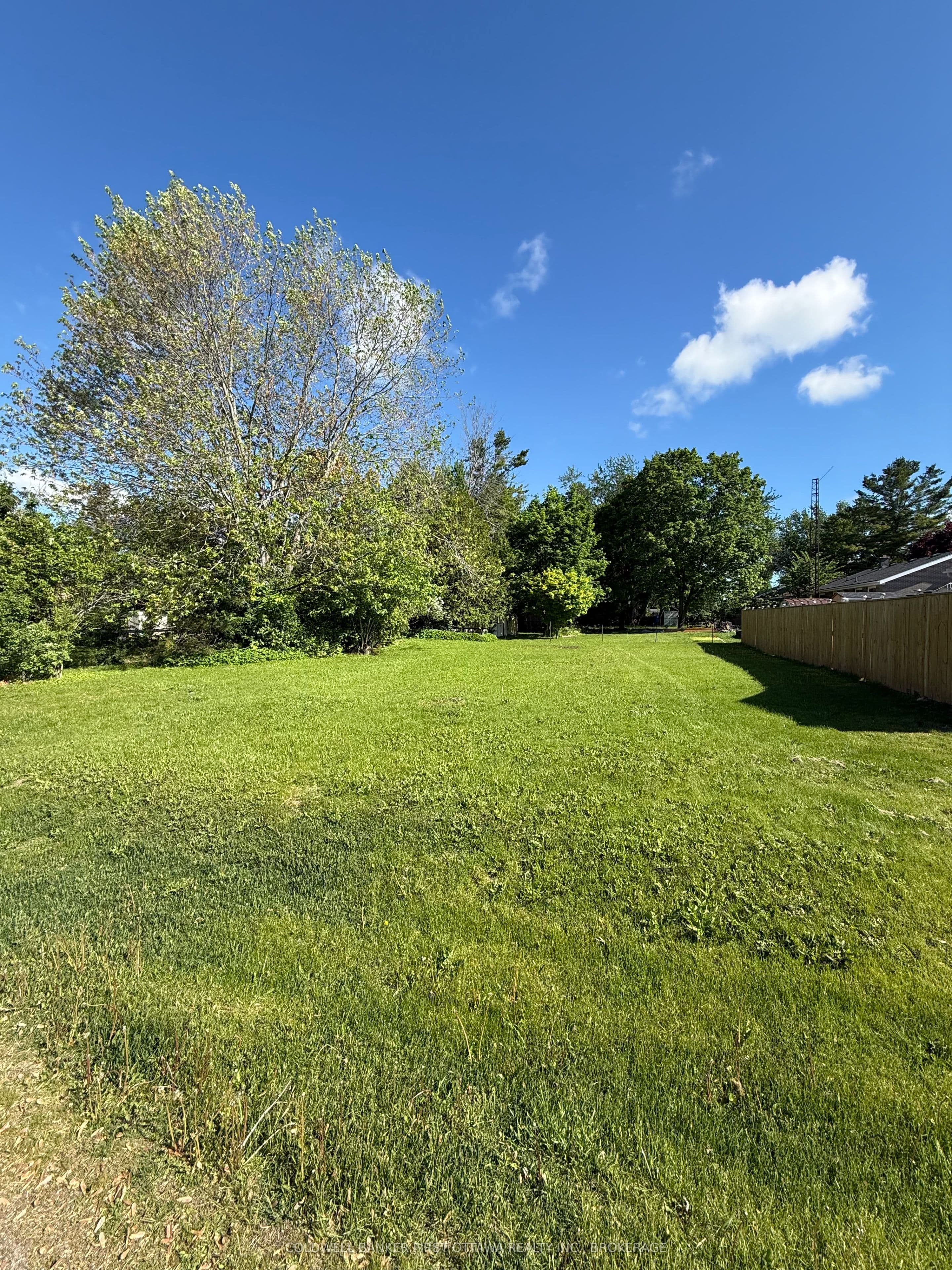 1440 Heath Street photo 1