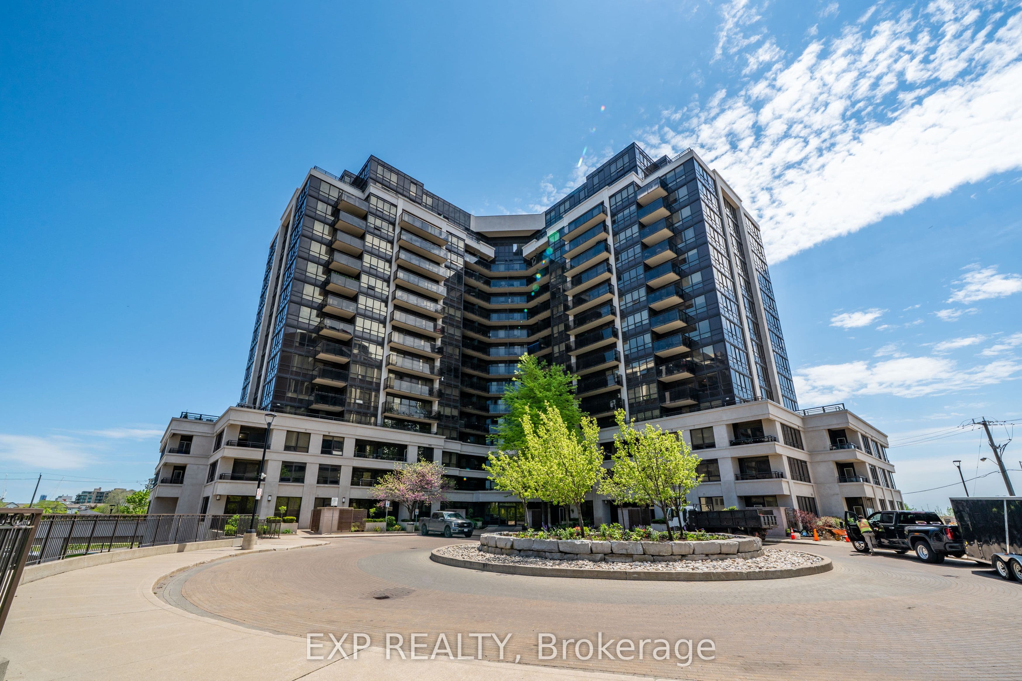 Unit 1005 1060 Sheppard Avenue photo 1