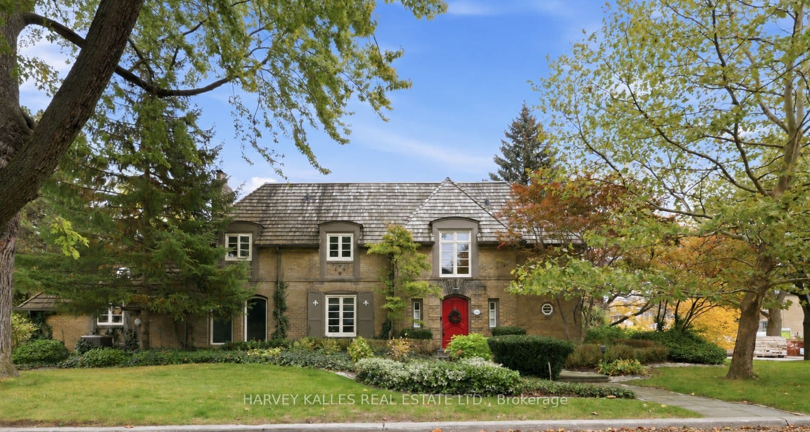 148 Strathallan Boulevard photo 1