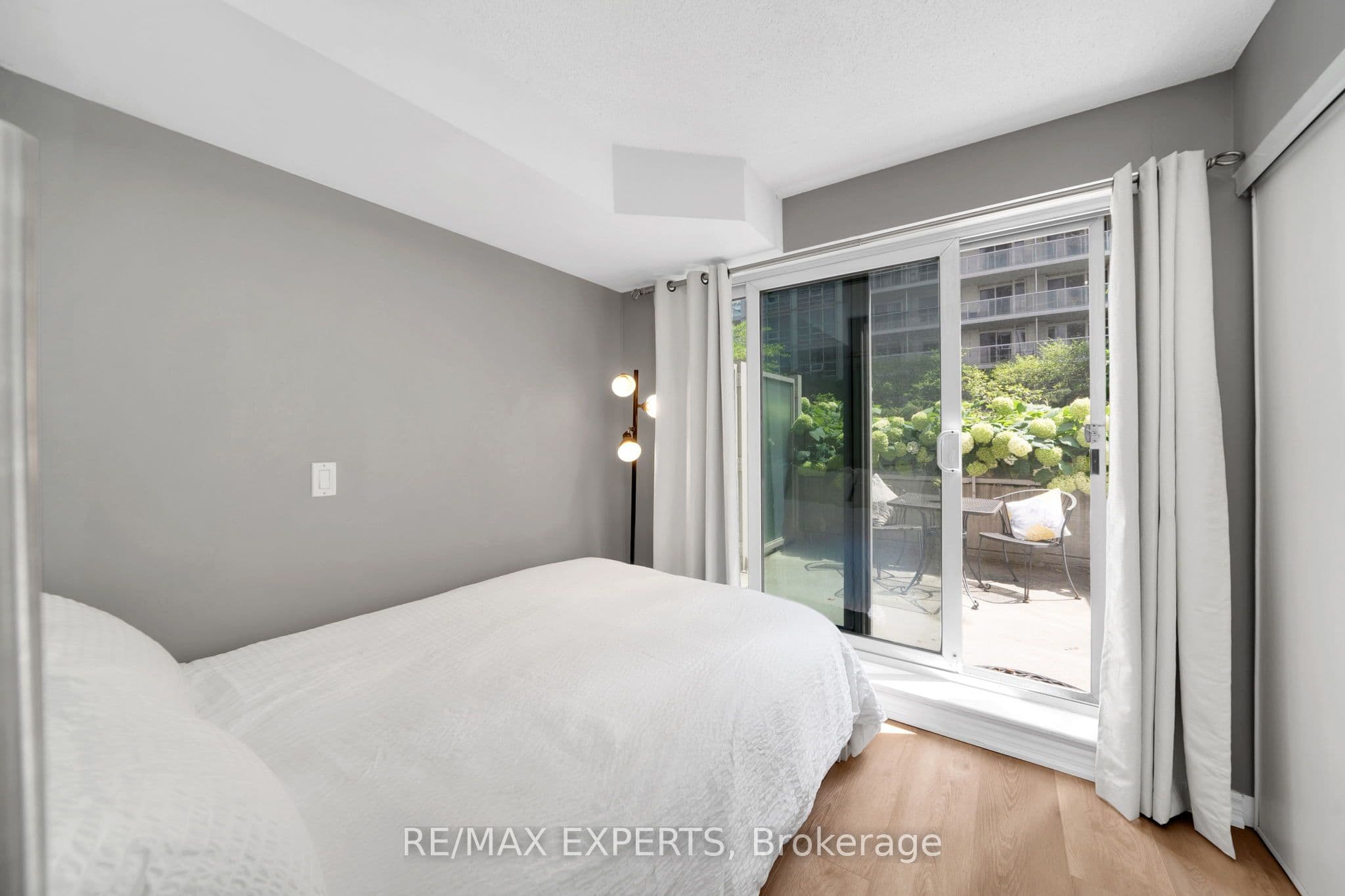 Unit 307 763 Bay Street photo 1