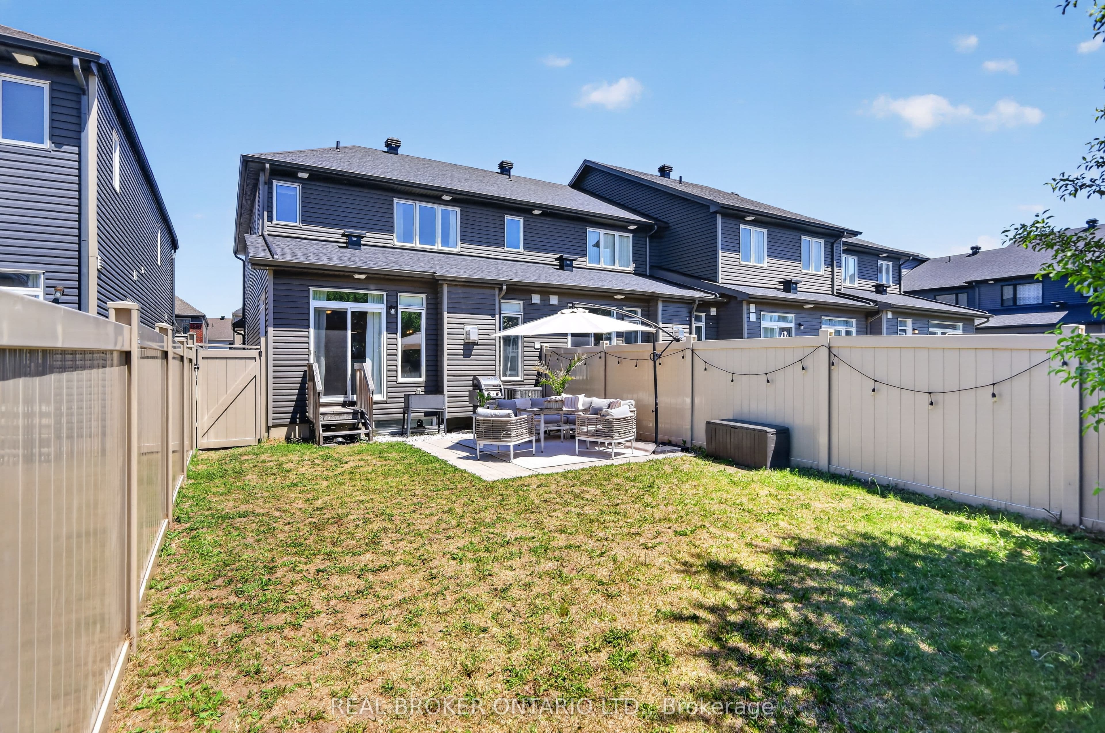 91 Chevron Place photo 1