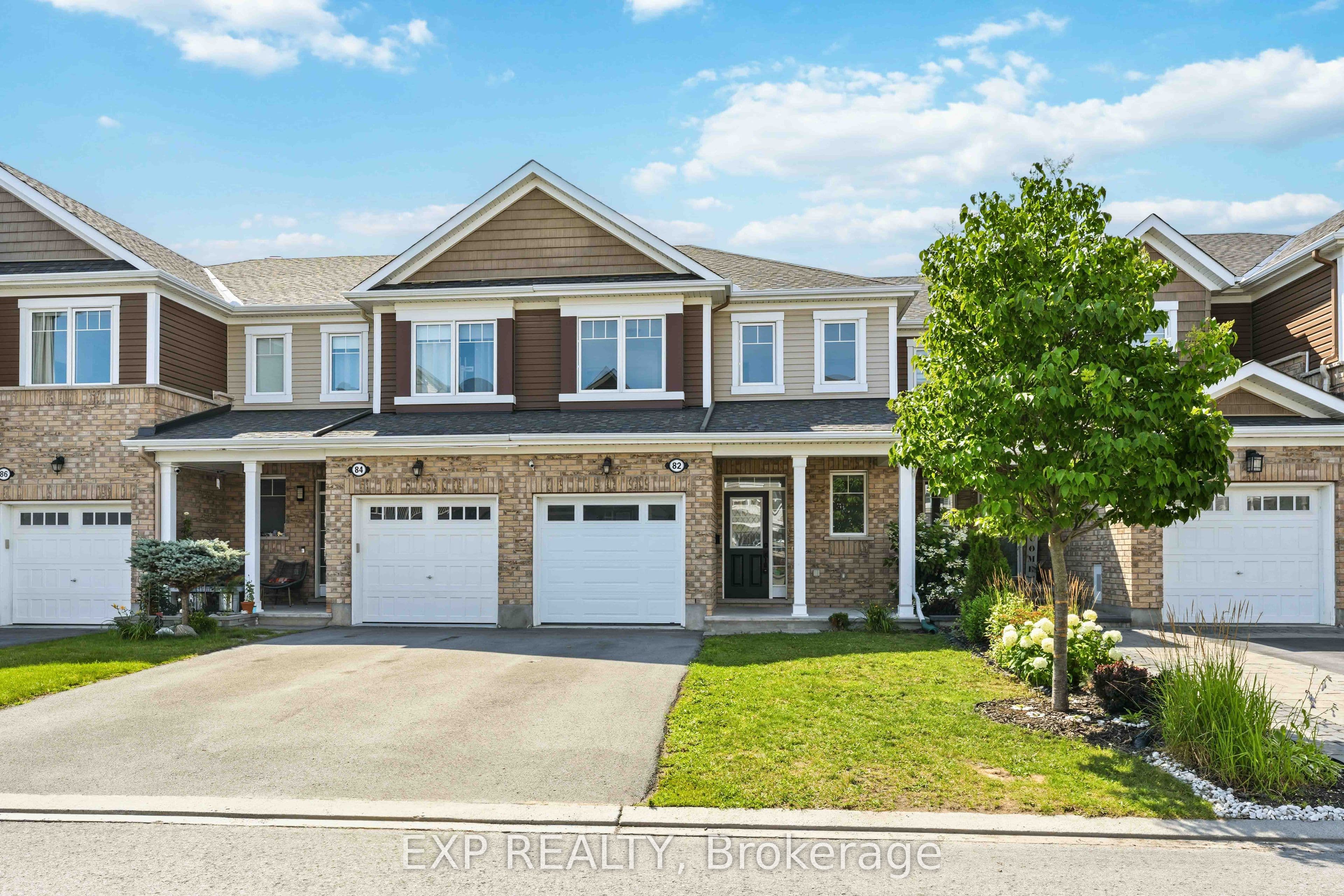 82 Buffalograss Crescent photo 1