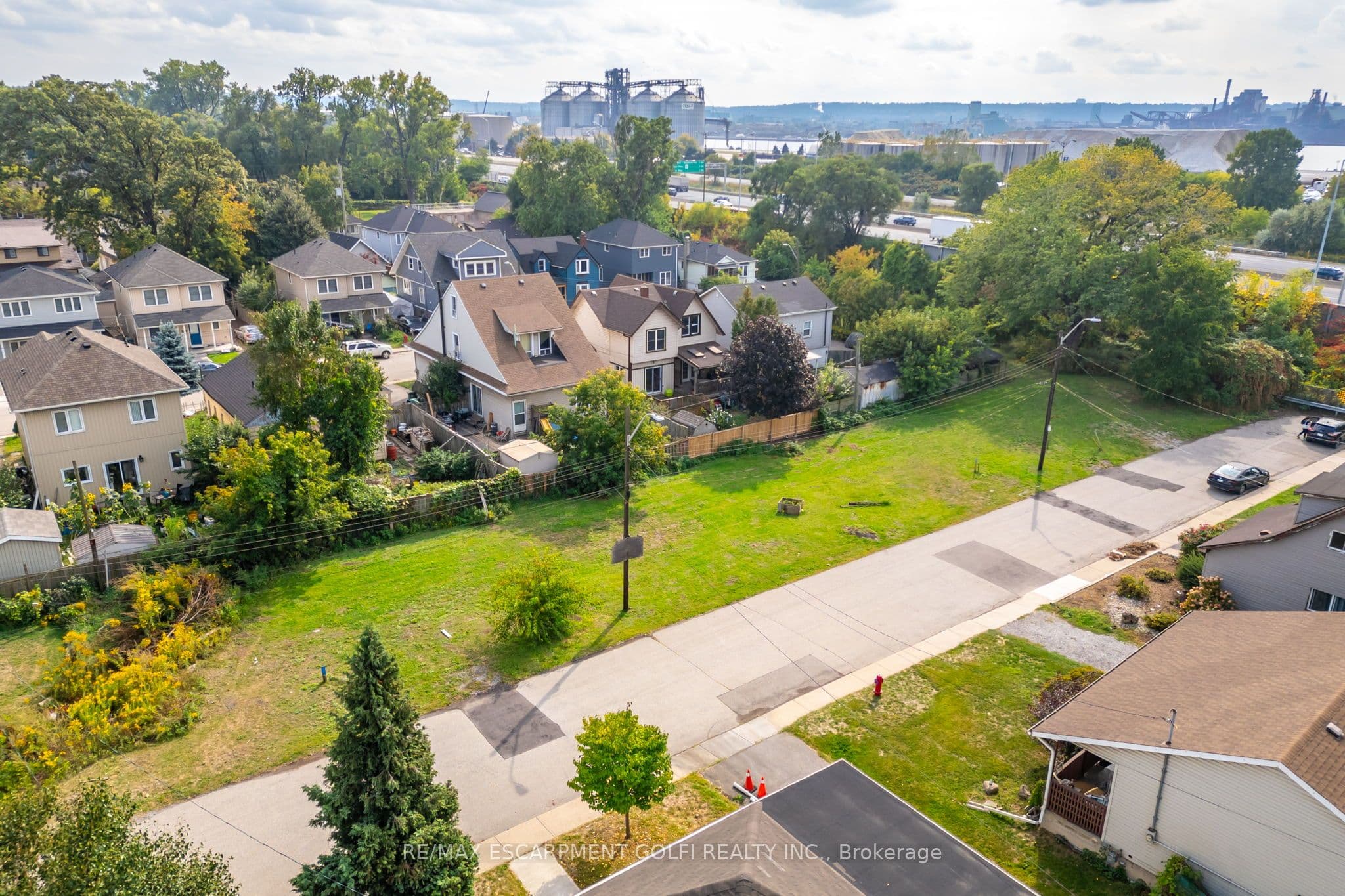 11 KNAPMANS Drive photo 1