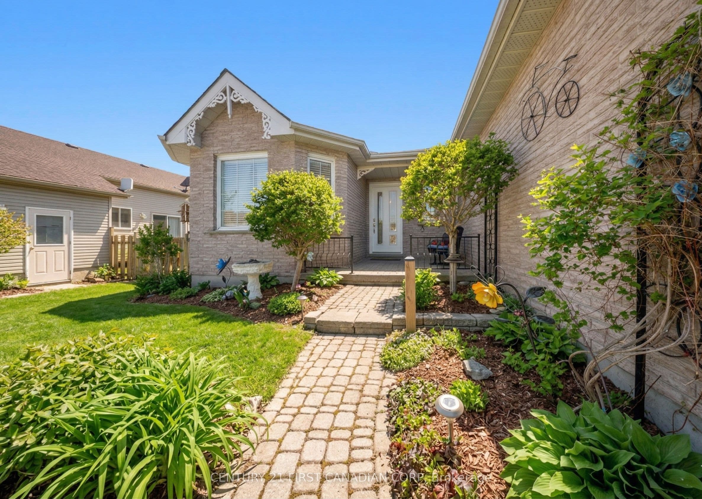 257 Fennel Street photo 1