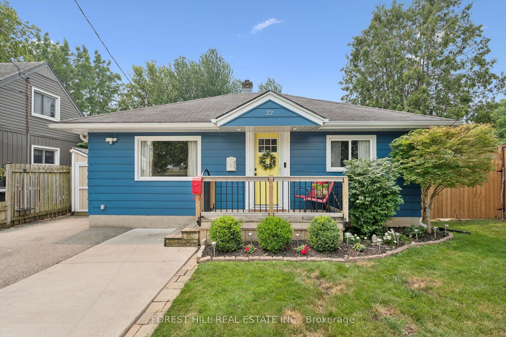 22 Sleeman Avenue photo 1
