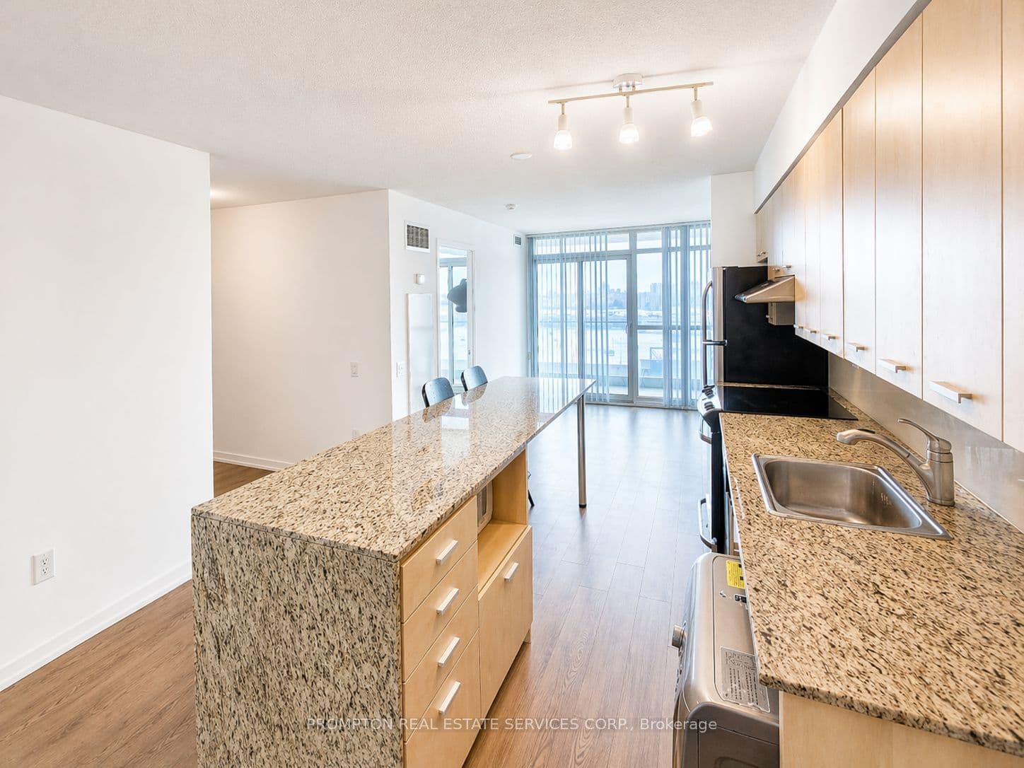 Unit 712 29 Singer Court photo 1
