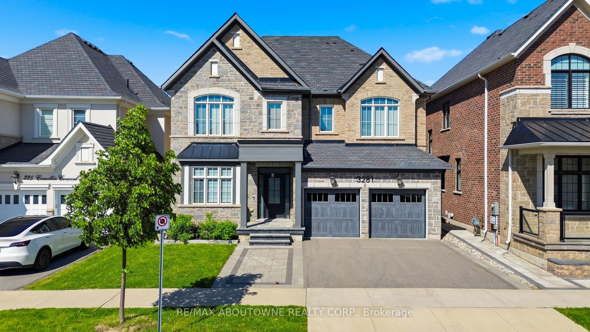 3281 Post Road photo 1