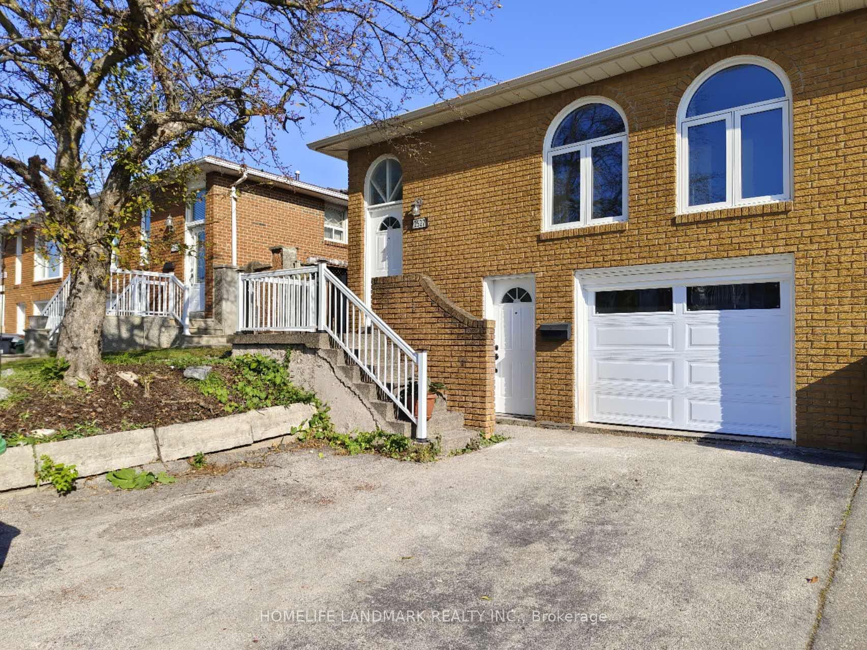 Unit lower 2527 Kingsberry Crescent photo 1