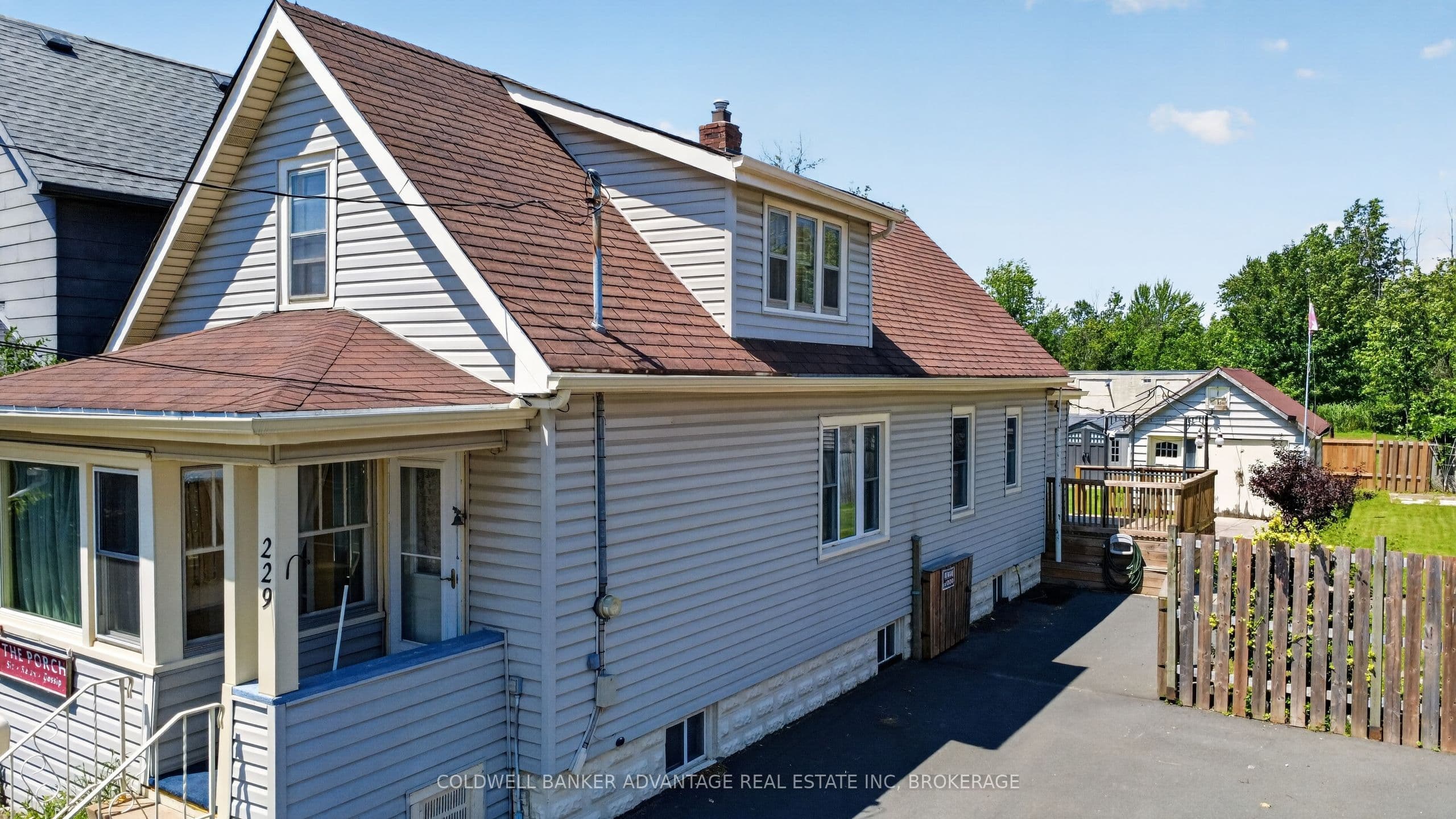 229 Broadway Avenue photo 1