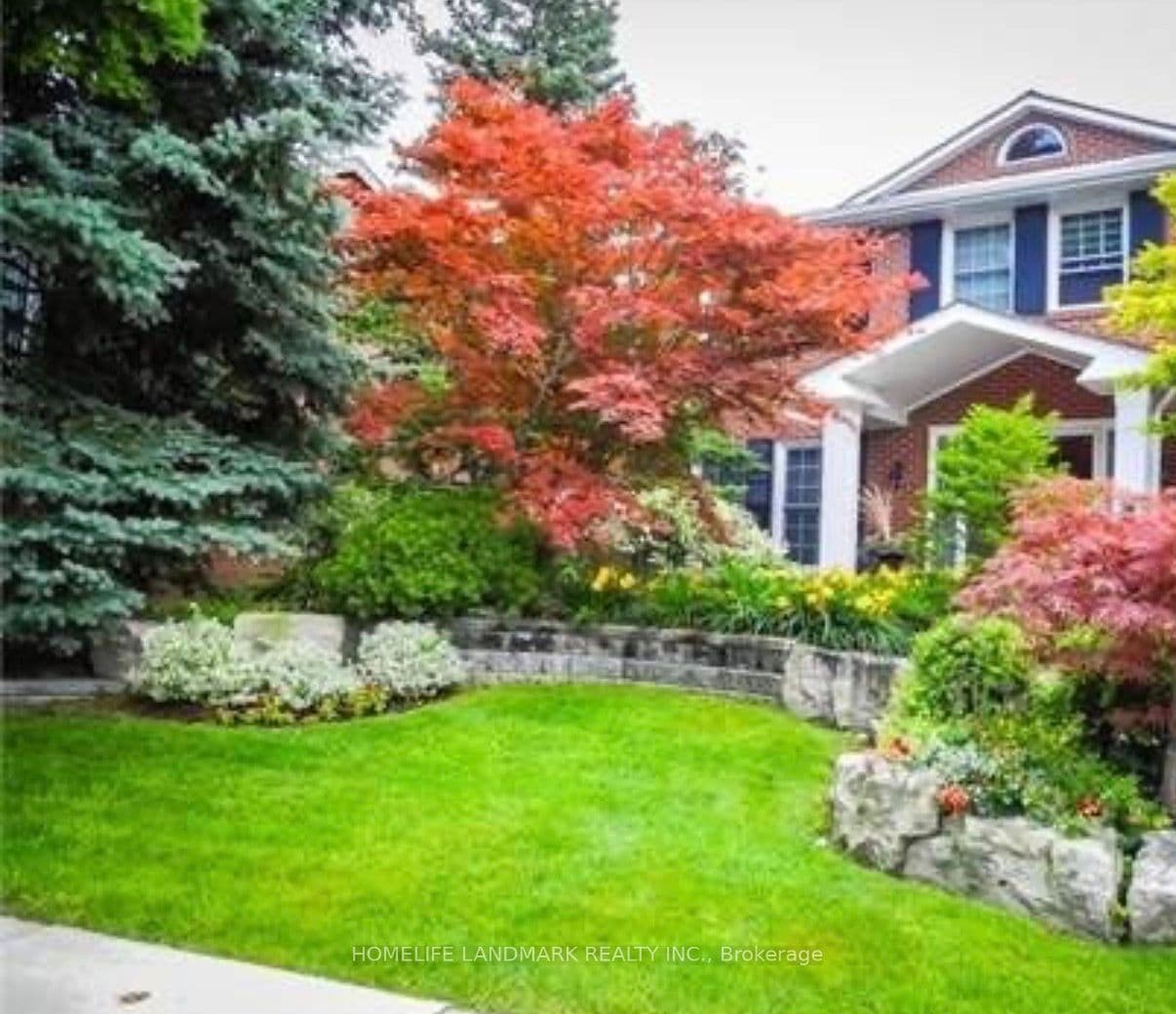 15 Tofino Crescent photo 1