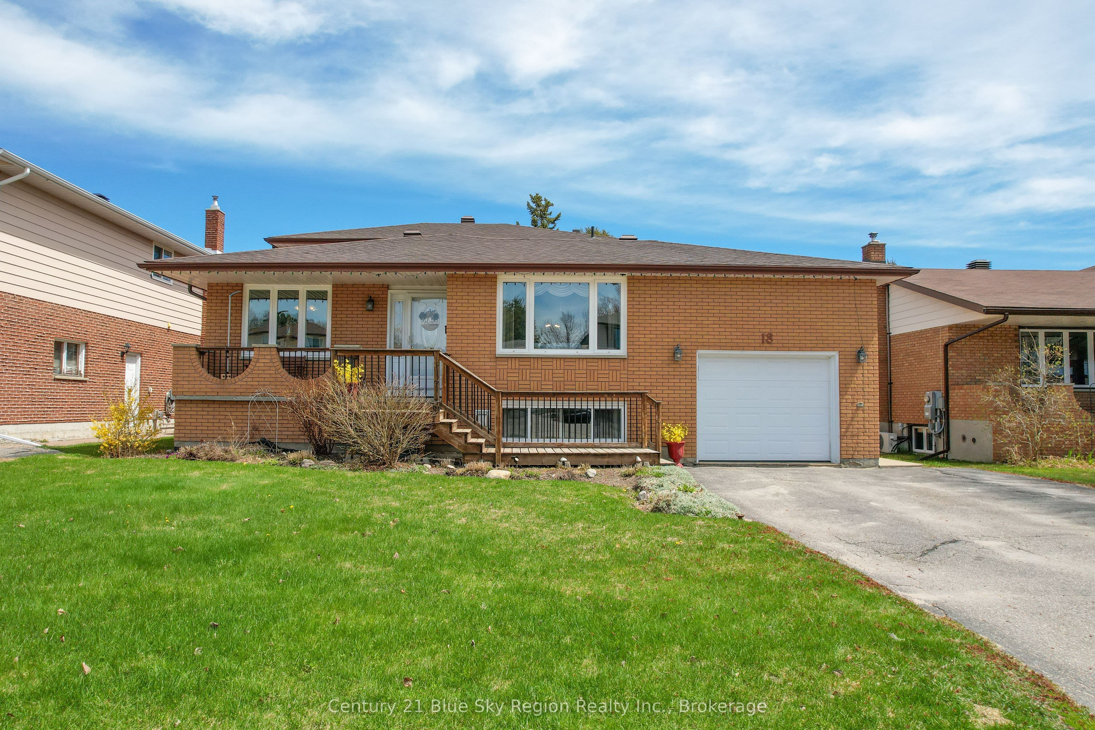 18 Eglee Avenue photo 1