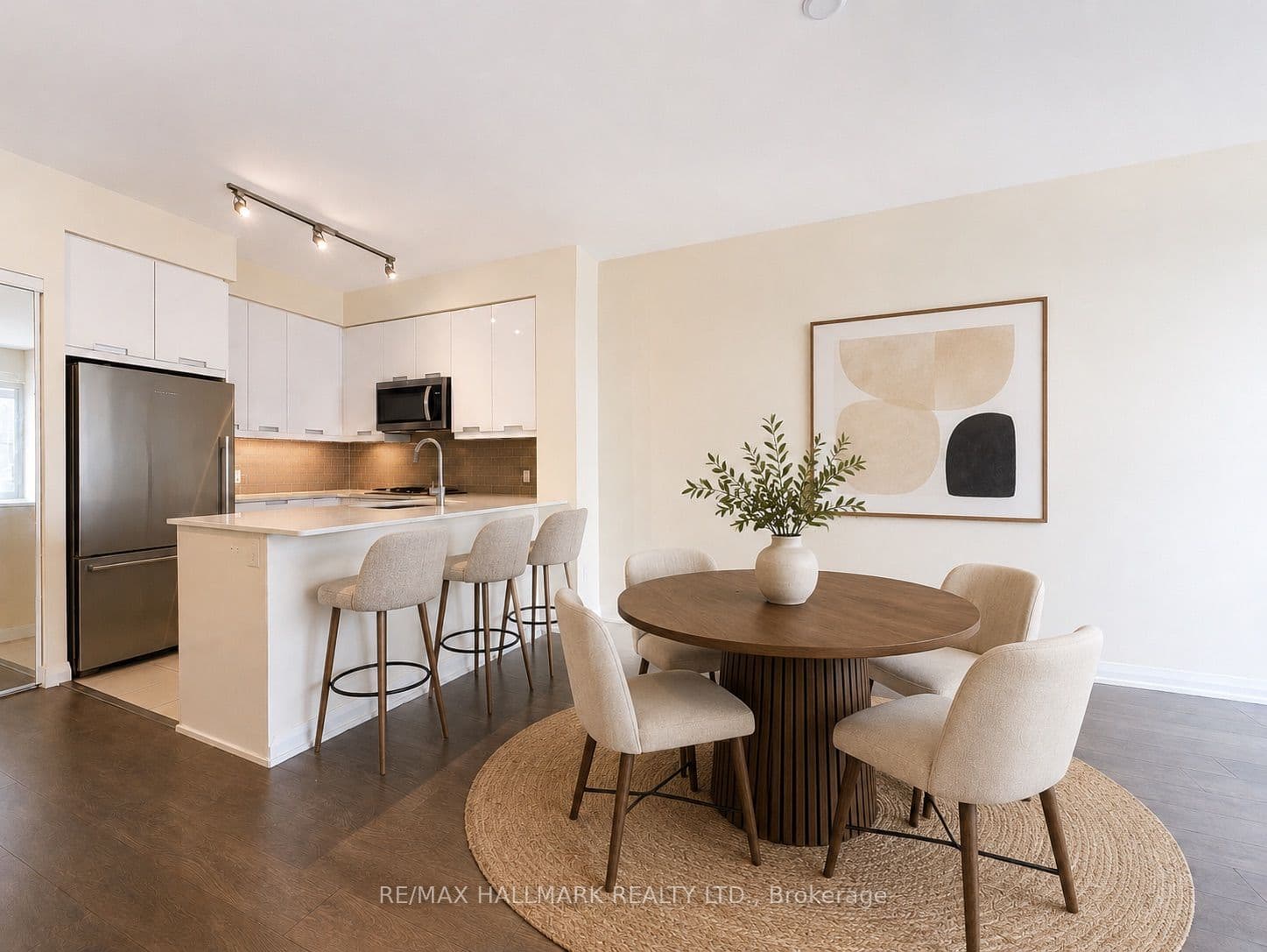 Unit 1711 35 Watergarden Drive photo 1