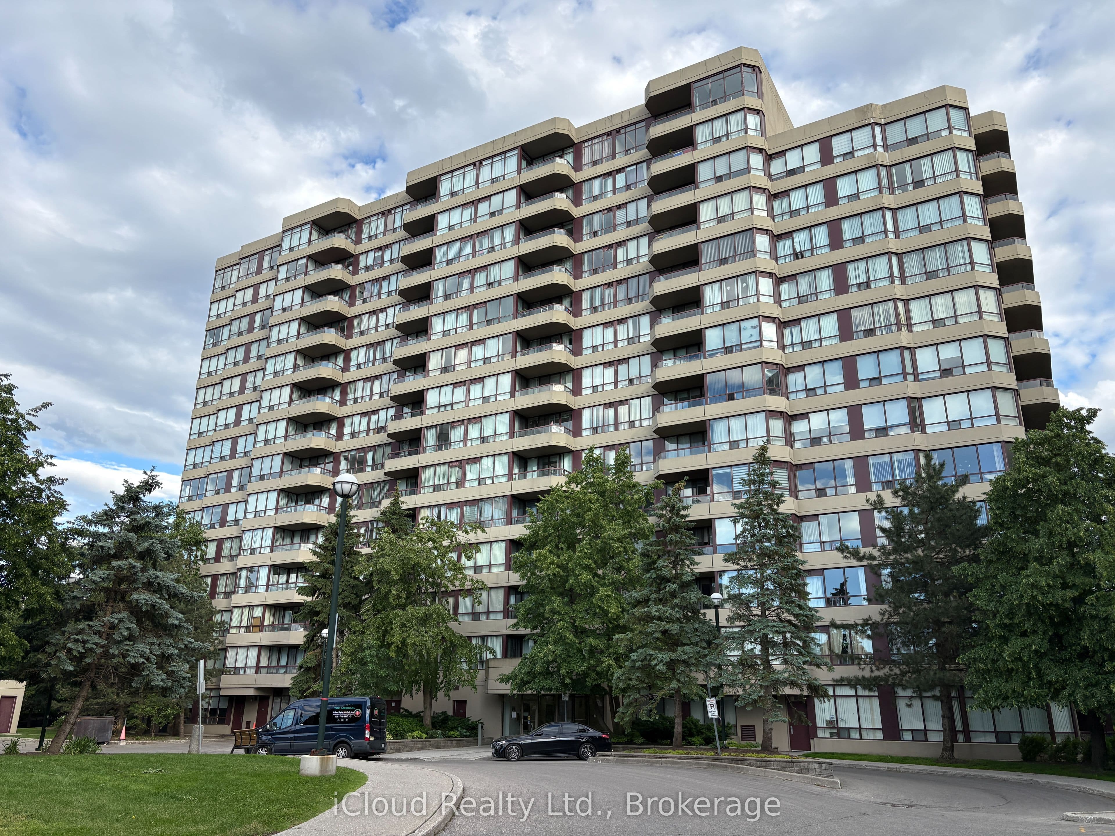 Unit 710 91 Townsgate Drive photo 1