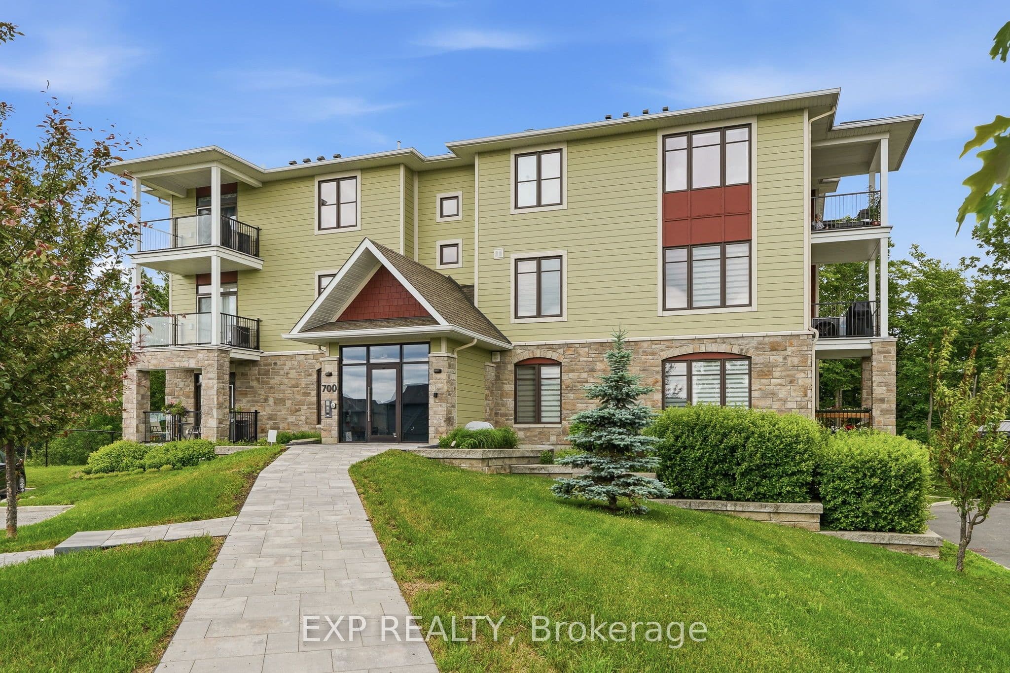 Unit 104 700 DU RIVAGE Street photo 1