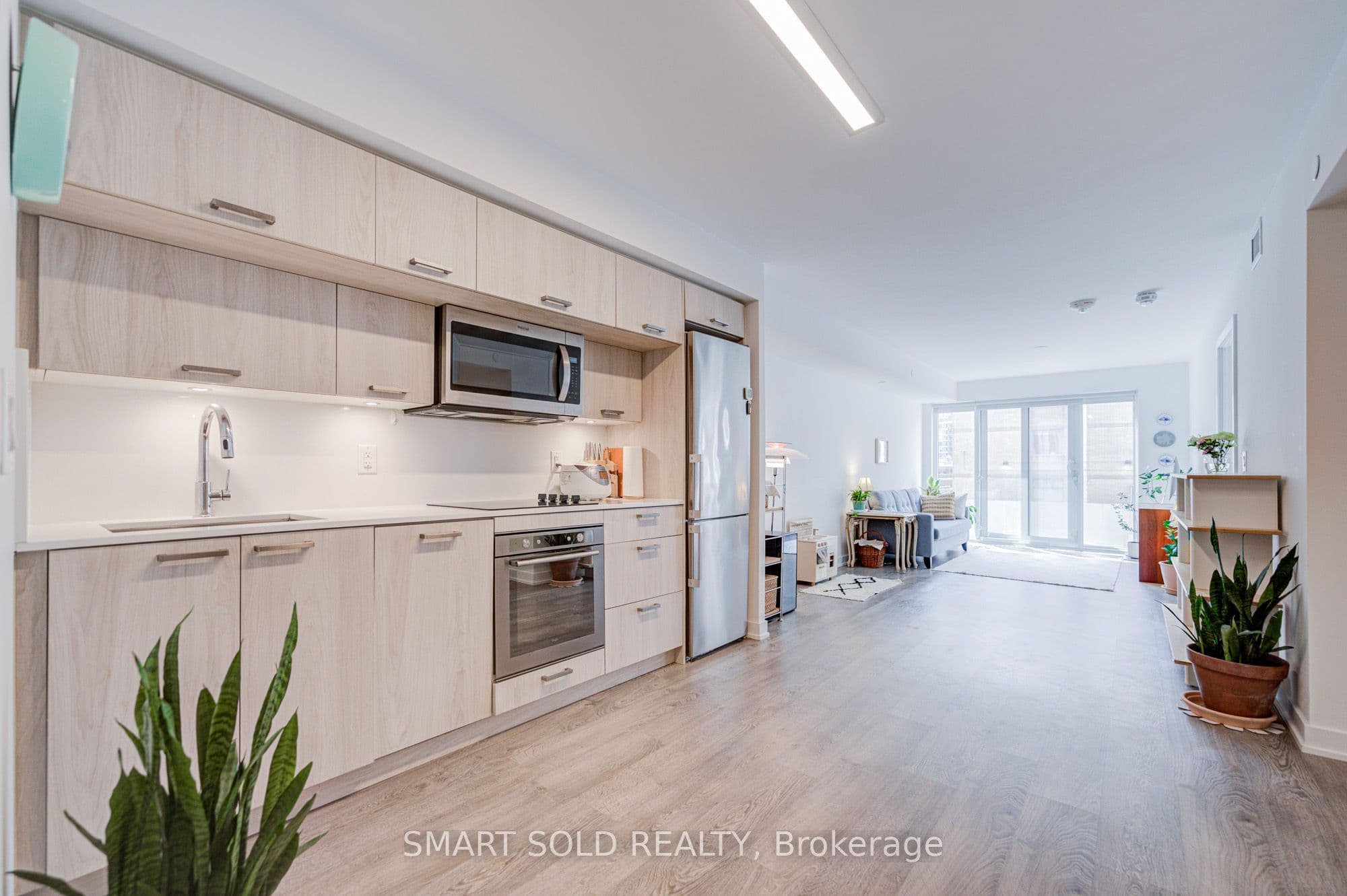 Unit 813 50 Mccaul Street photo 1
