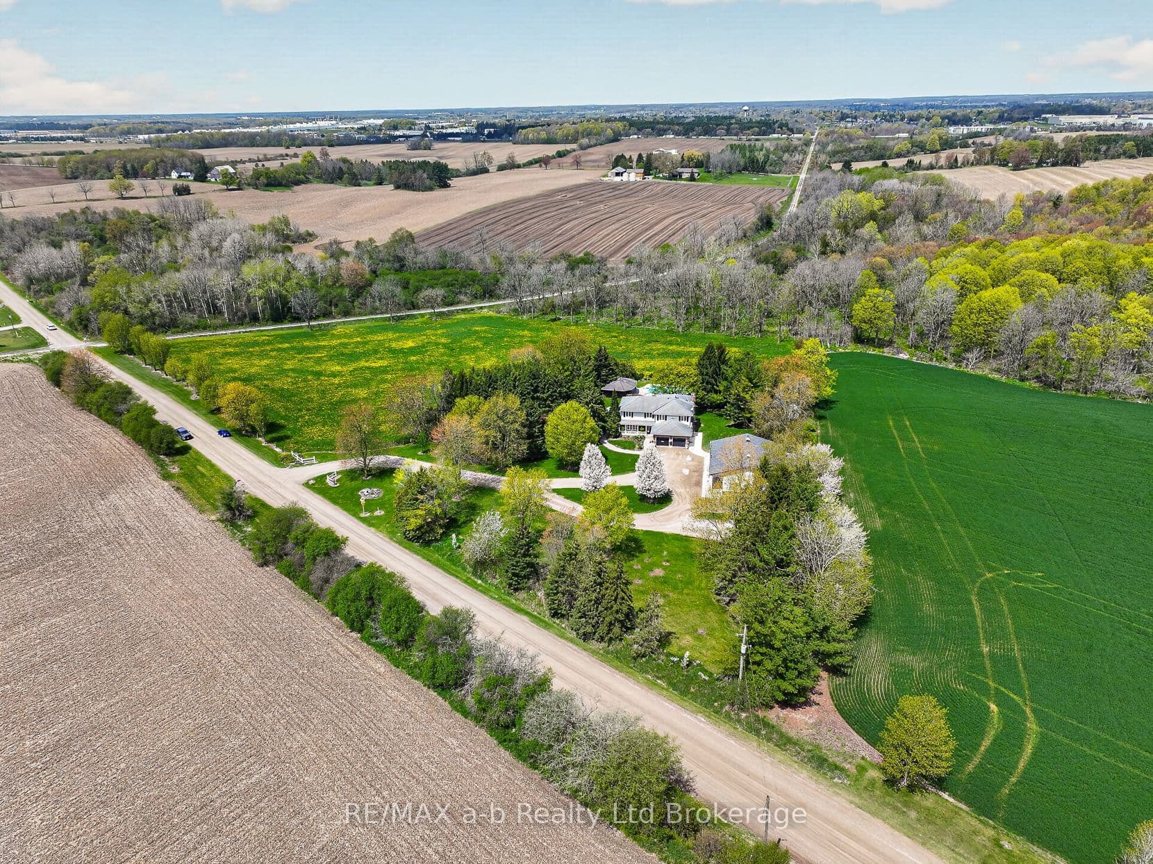 403745 Union Road photo 1
