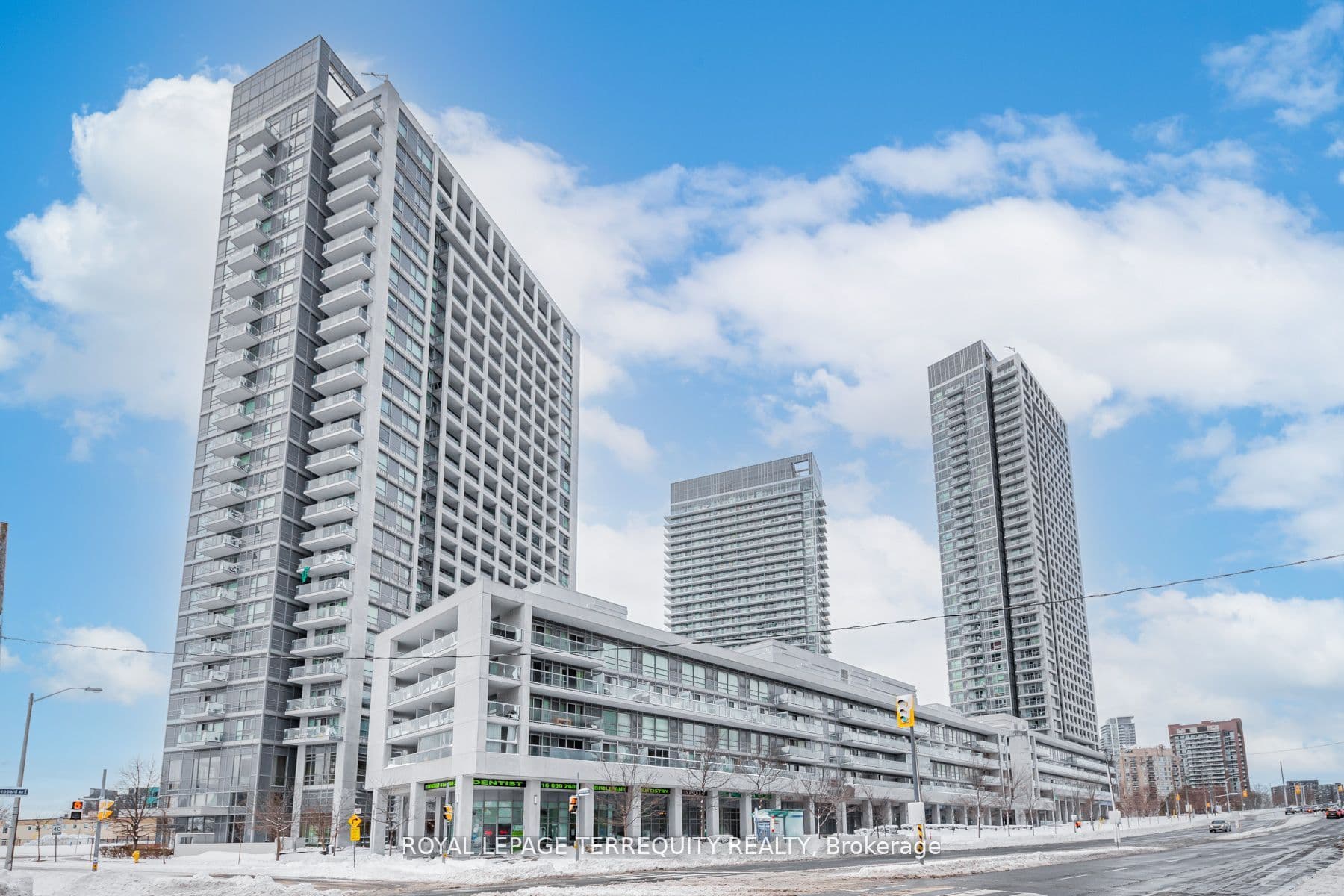 Unit 104 2035 Sheppard Avenue photo 1