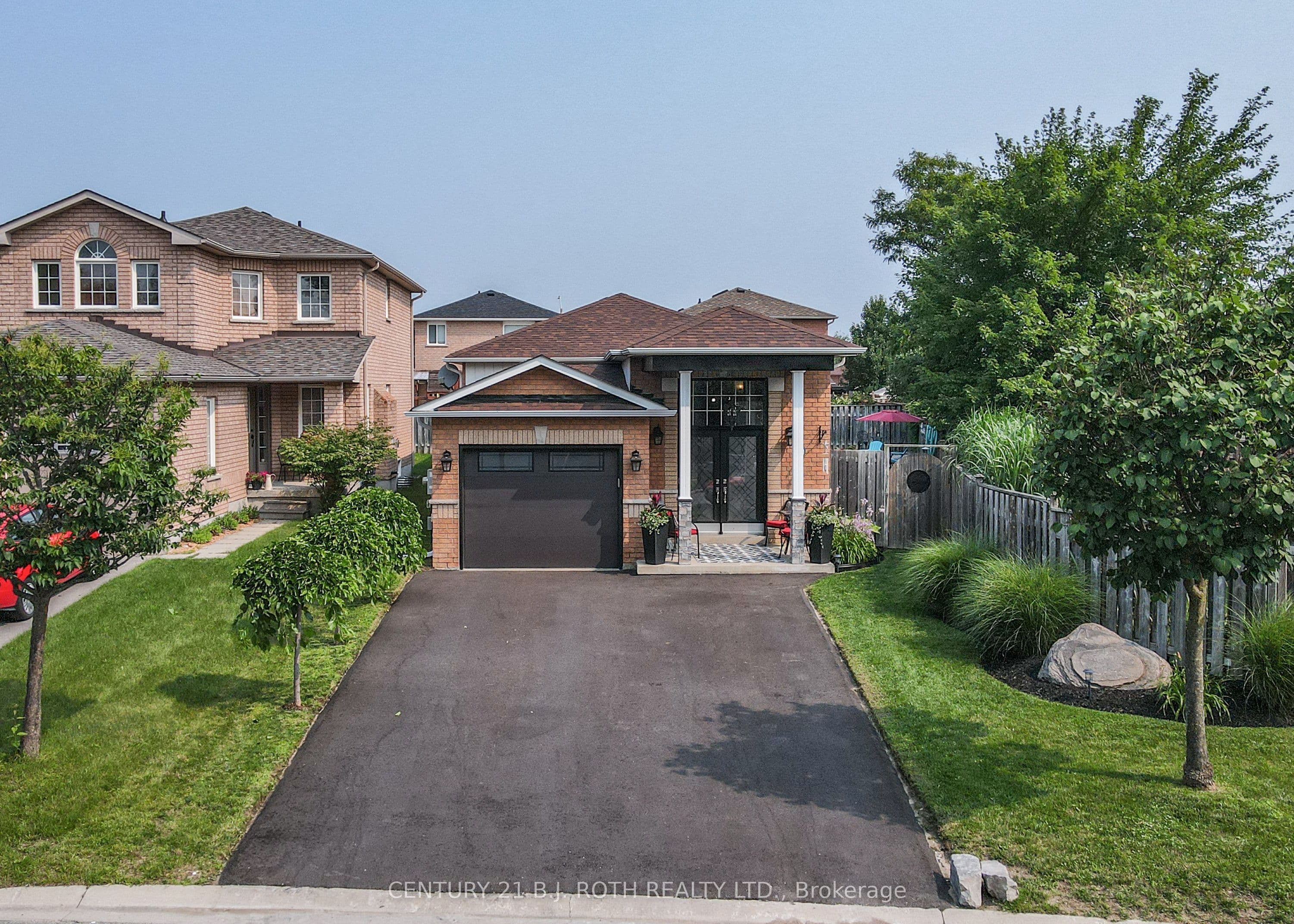 4 Lister Drive photo 1