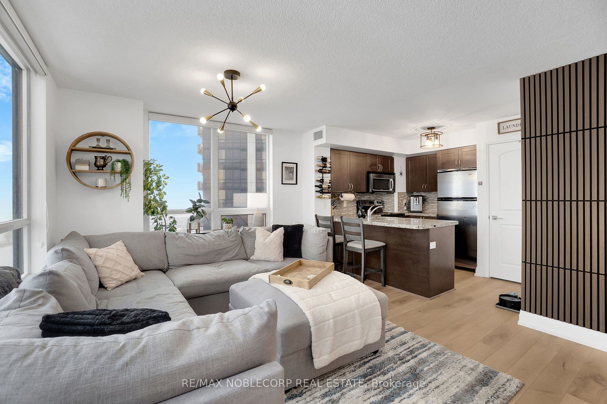 Unit 917 1060 Sheppard Avenue photo 1