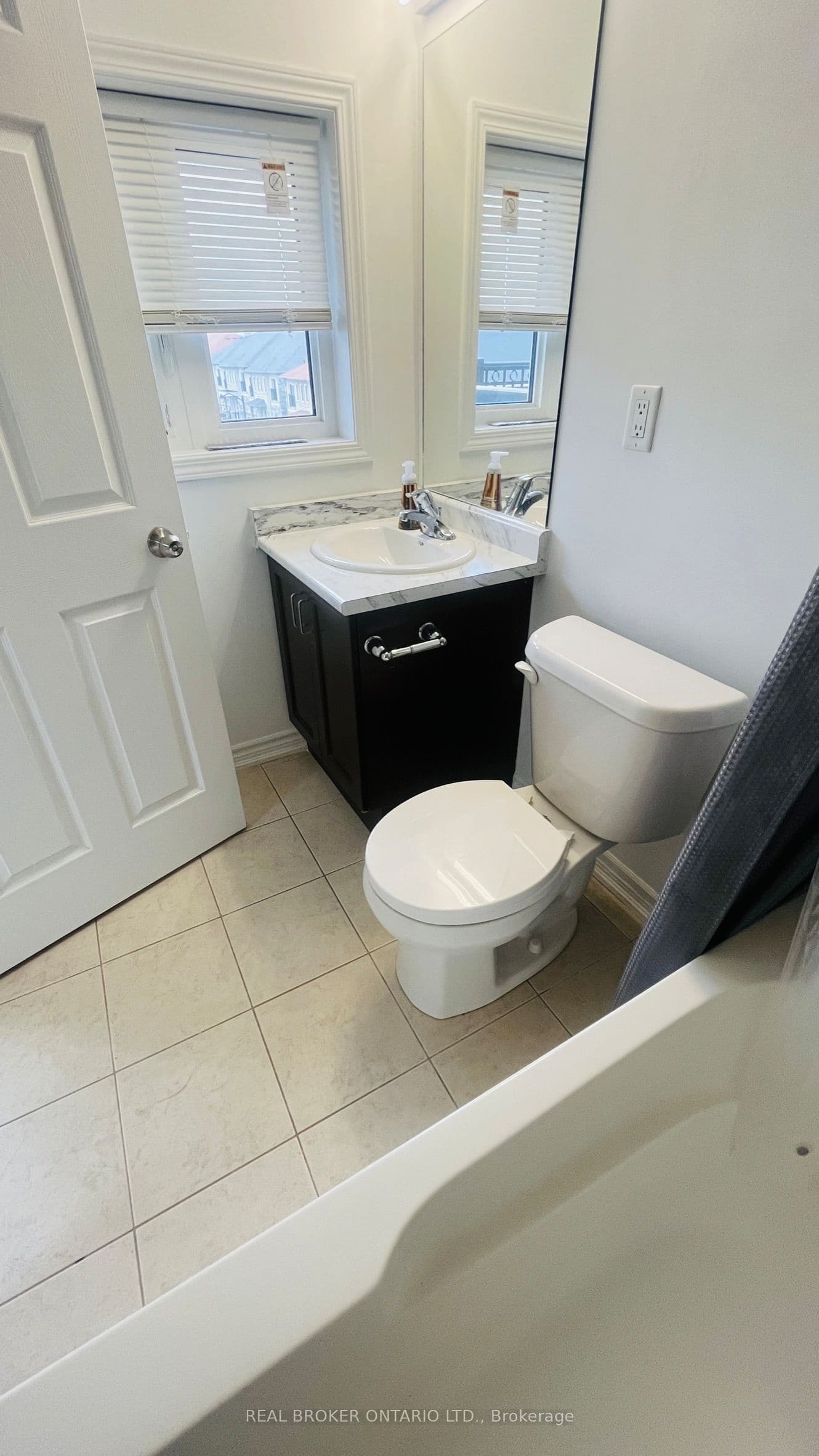 1040 ELTON Way photo 1