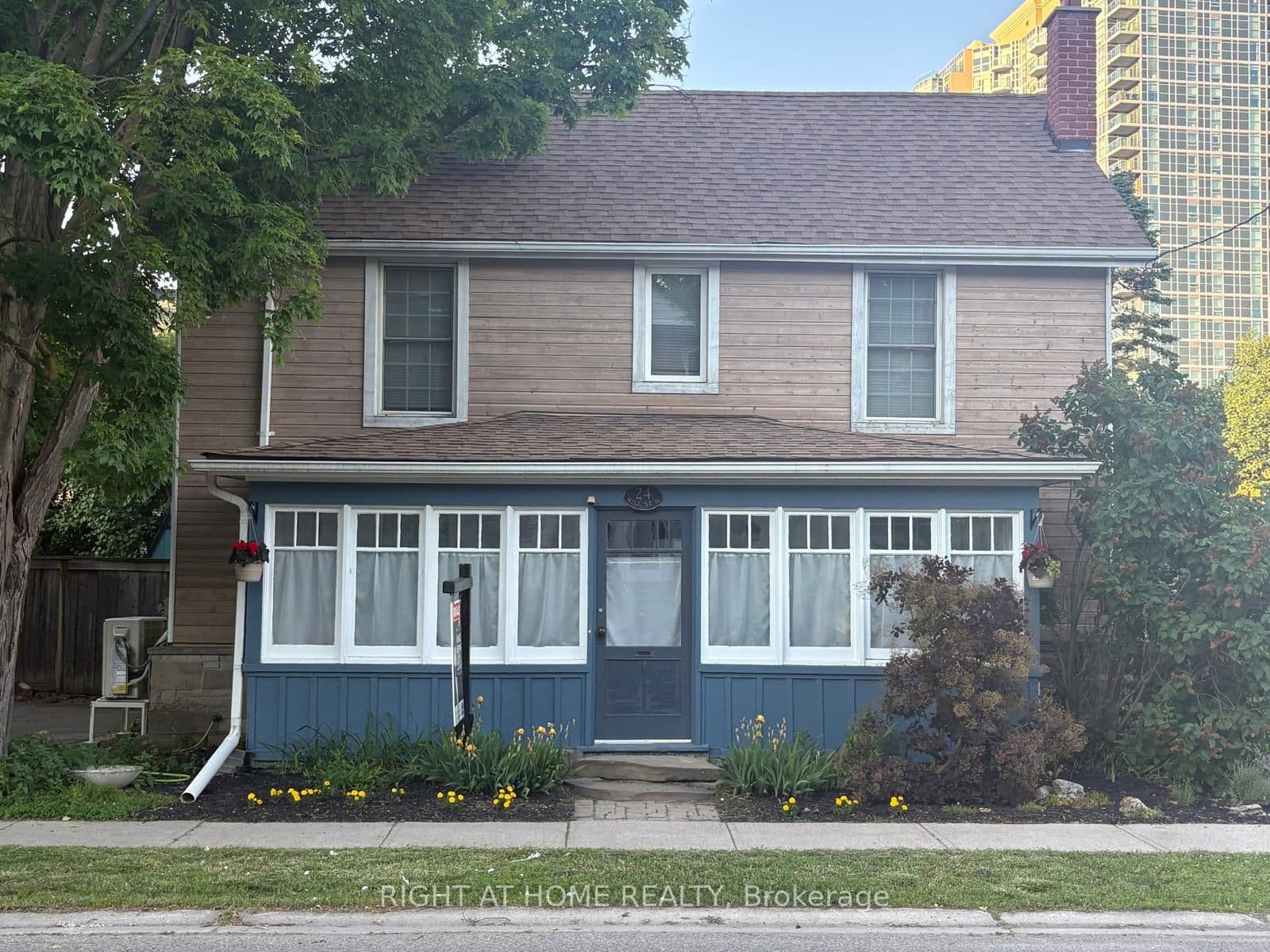 24 Mill Street photo 1