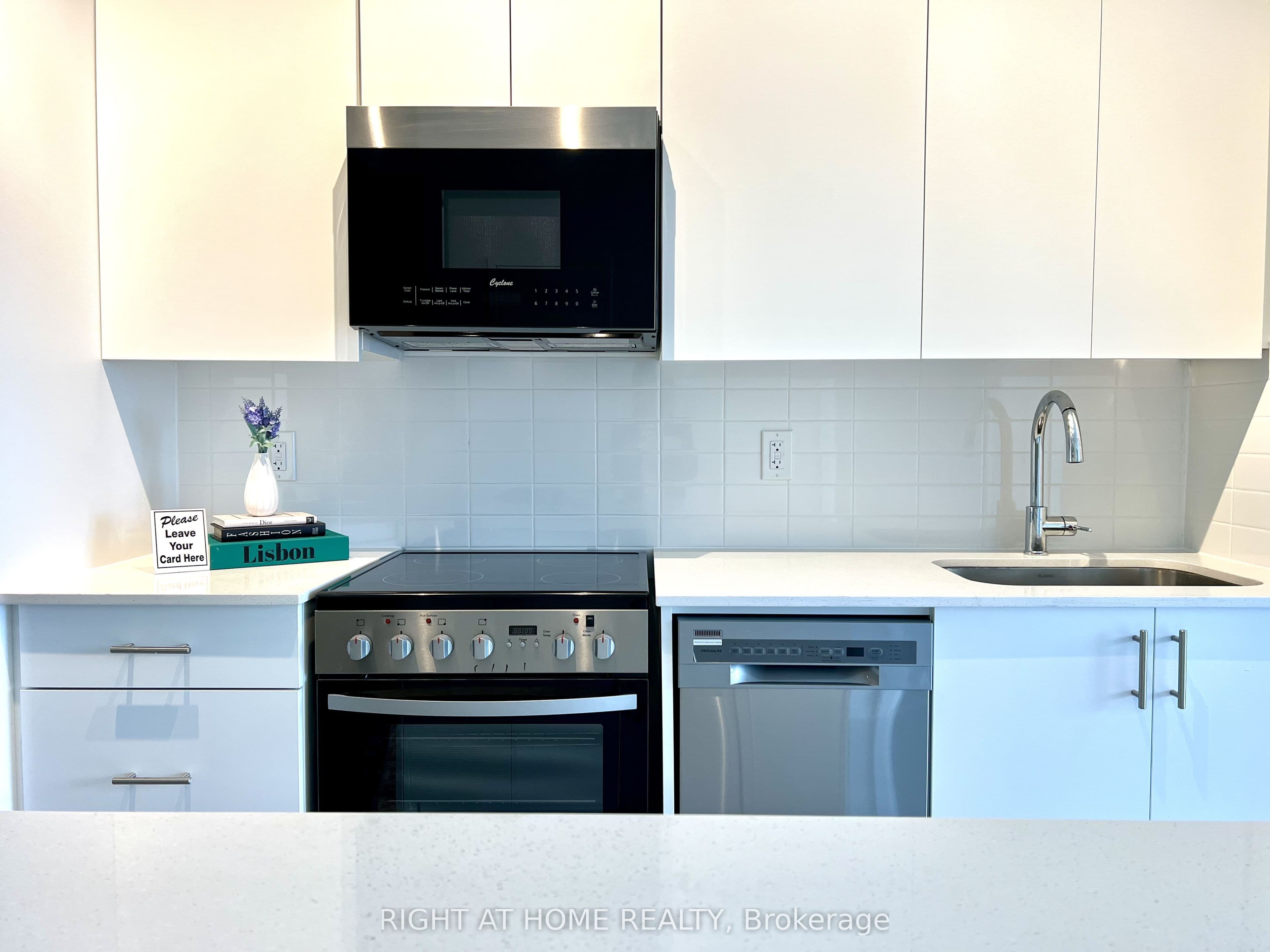 Unit 2301 15 Ellerslie Avenue photo 1
