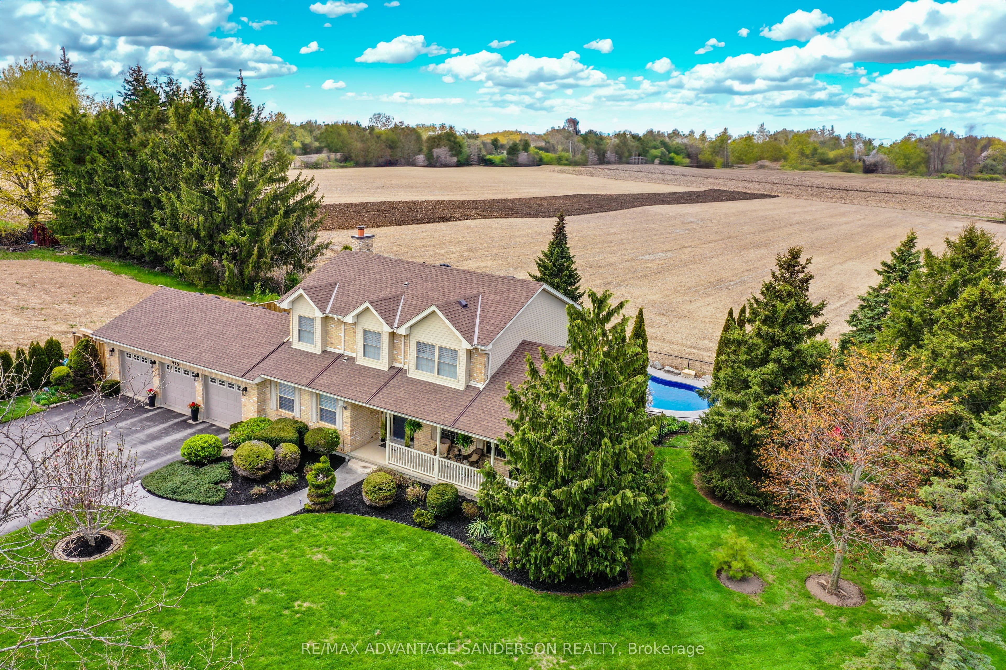 975 Sunningdale Road photo 1
