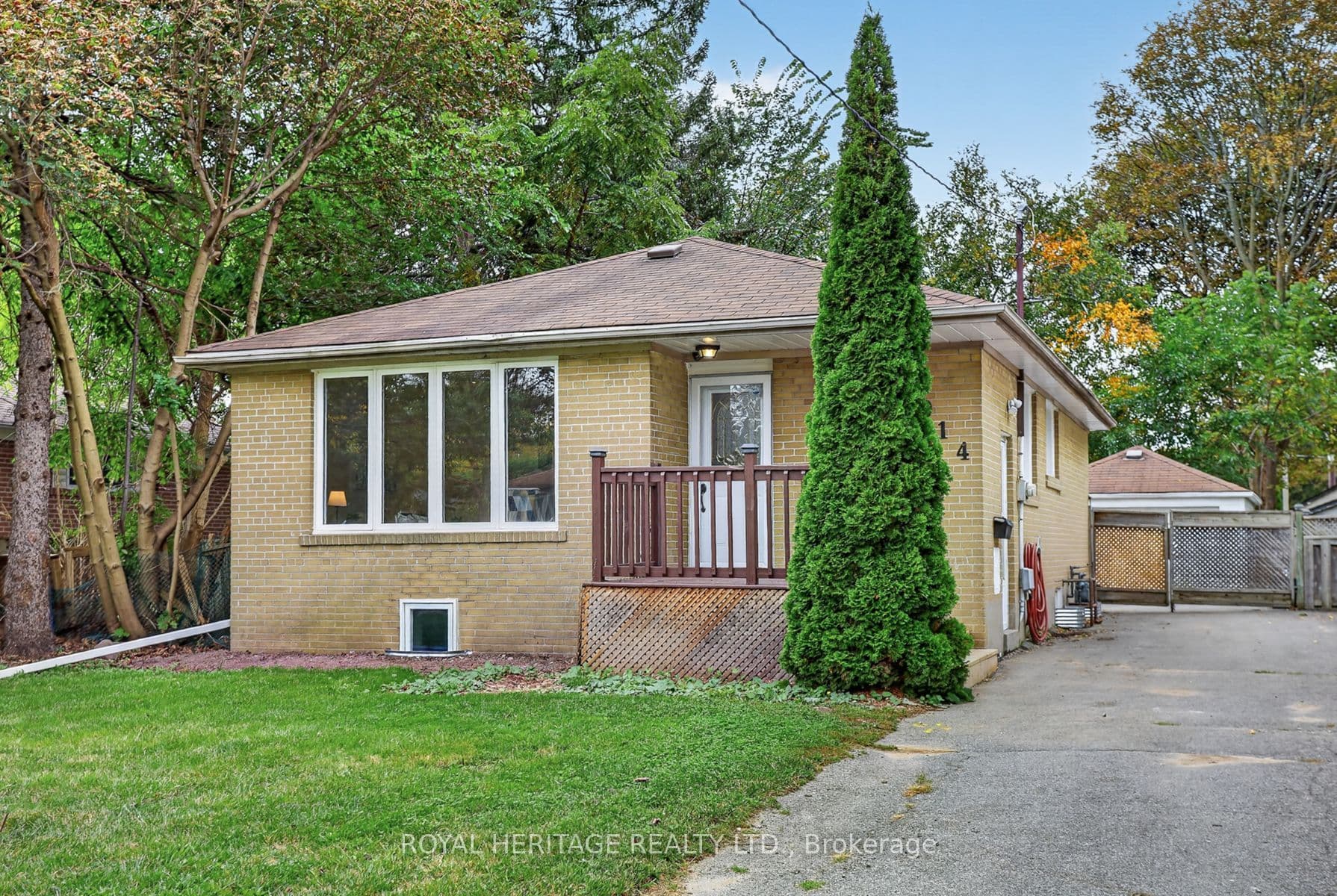 914 Donovan Crescent photo 1