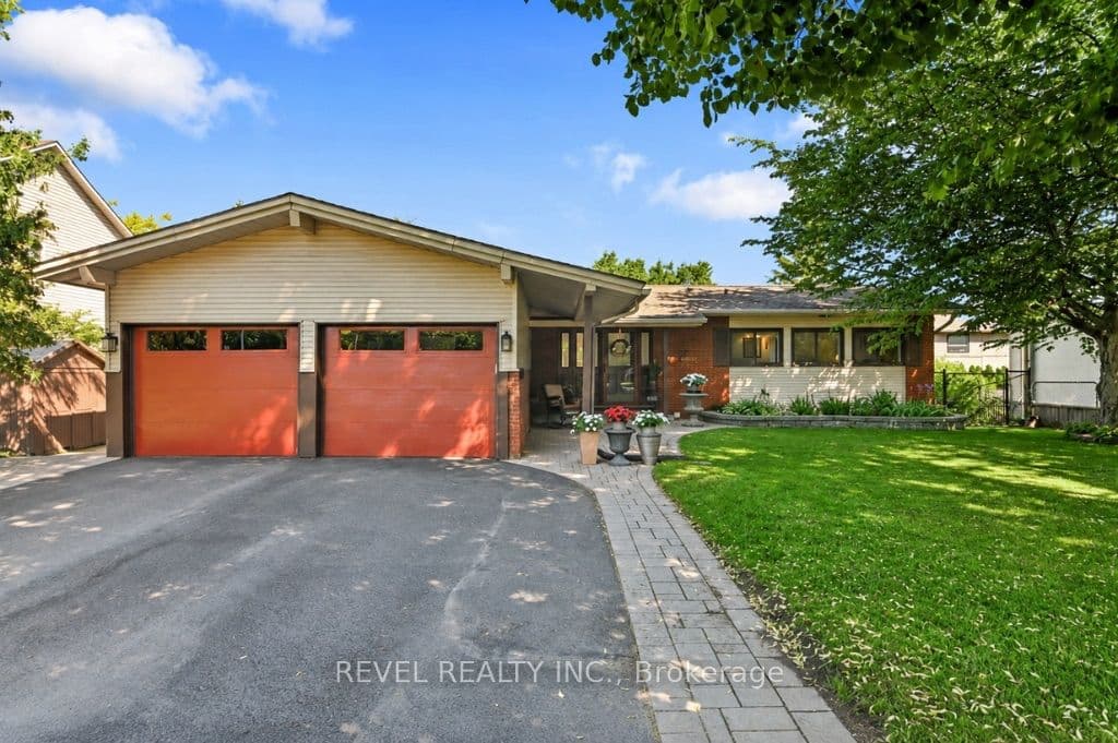 2555 Regina Street photo 1