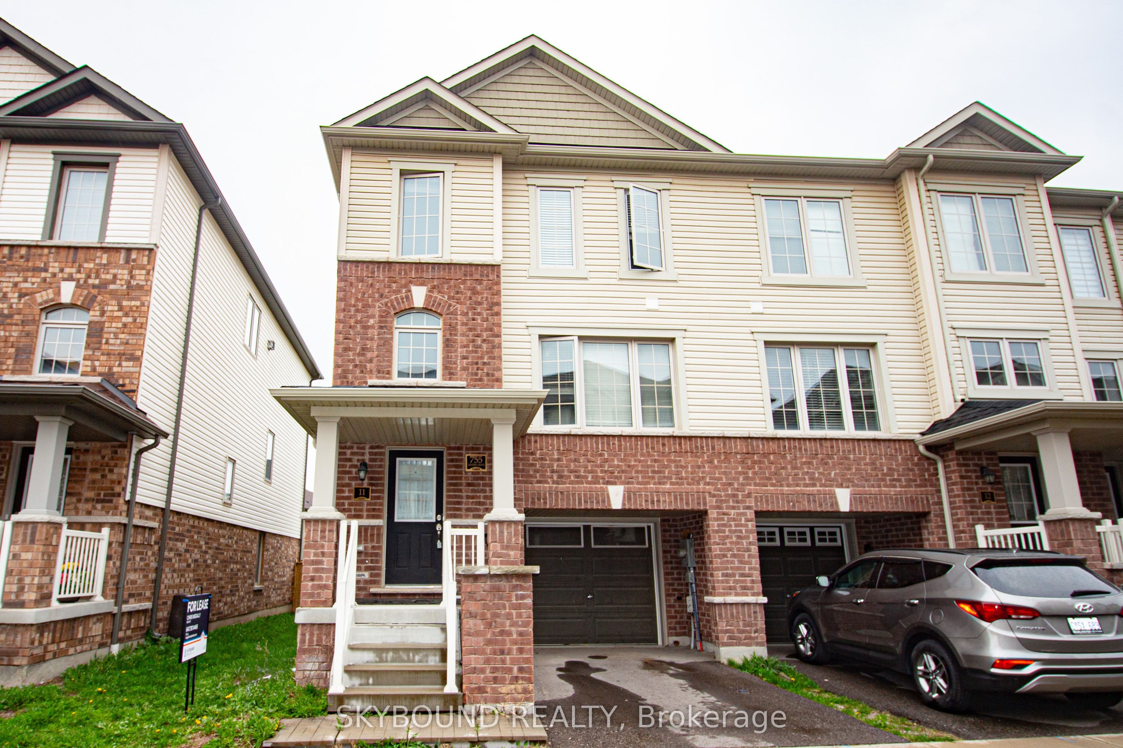 Unit 11 755 Linden Drive photo 1