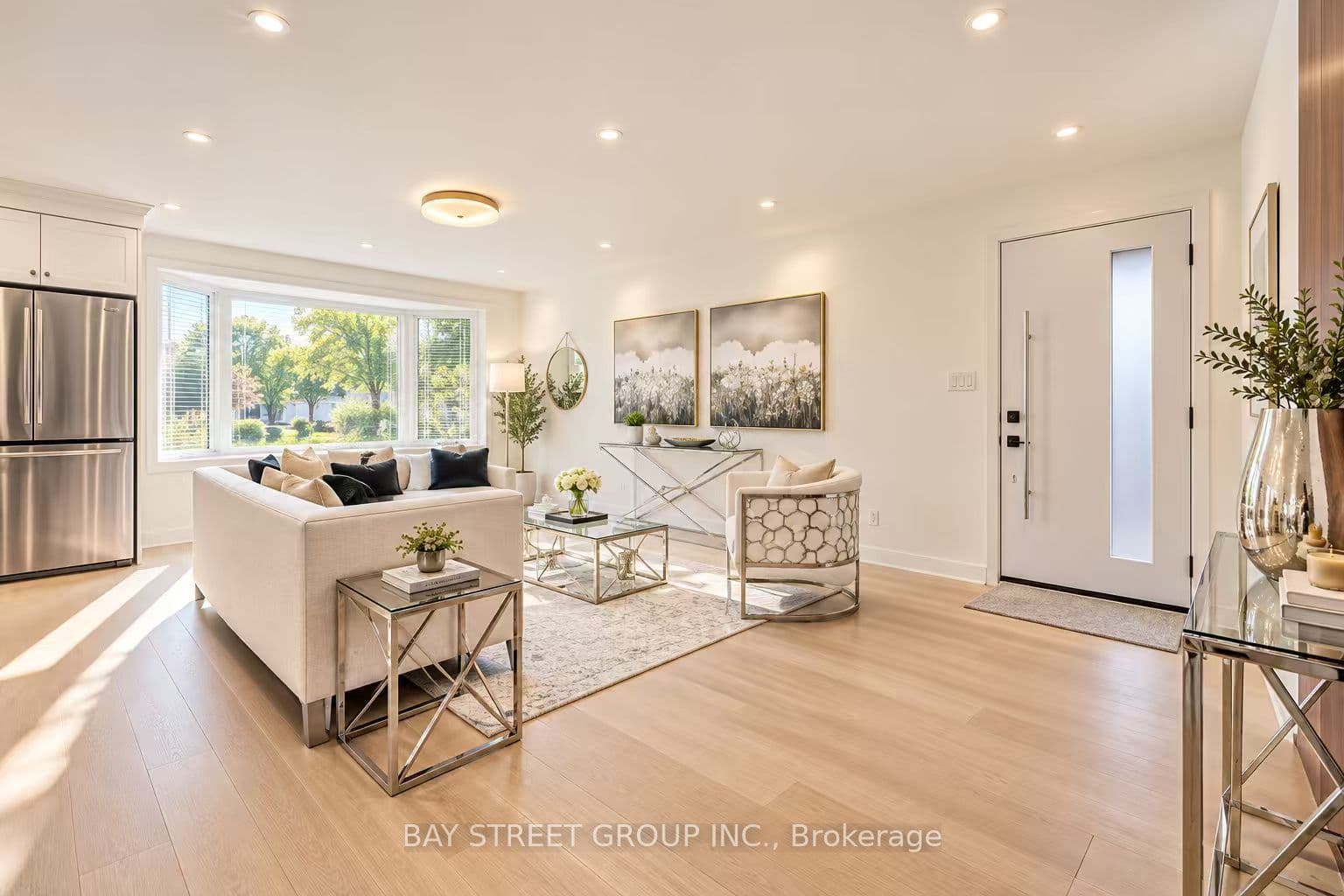 60 Warner Avenue photo 1