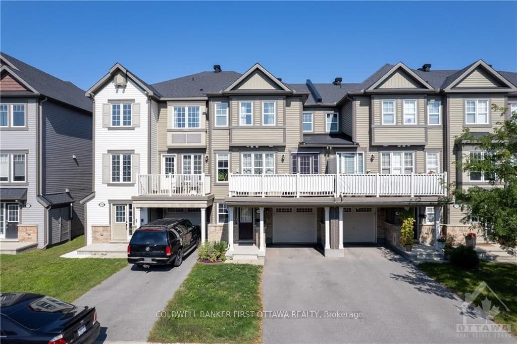 793 MAYFLY Crescent photo 1