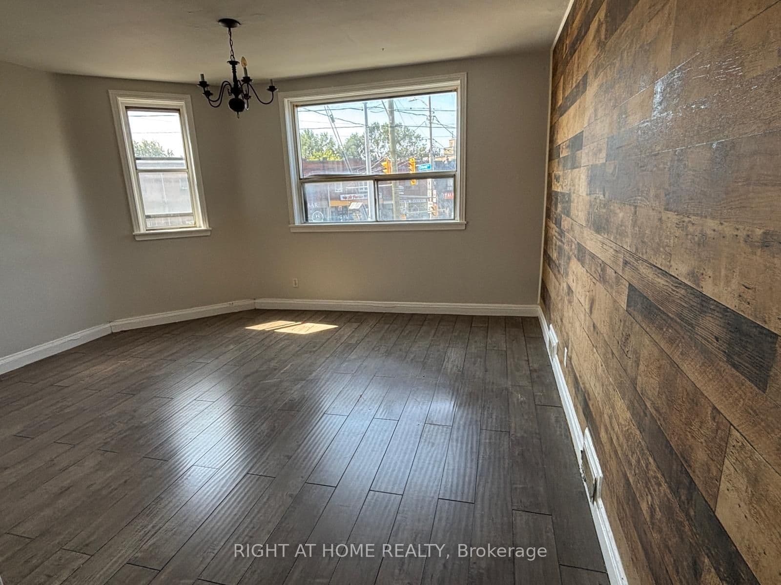 Unit Unit 3 Upper 503 Oakwood Avenue photo 1