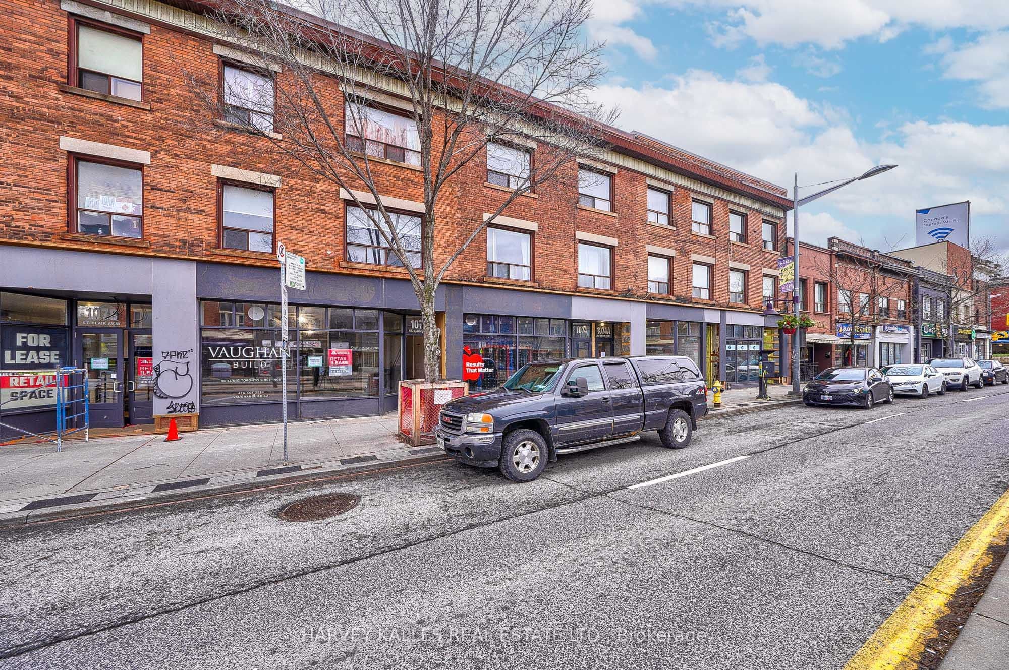 Unit 4 1074 St Clair Avenue photo 1