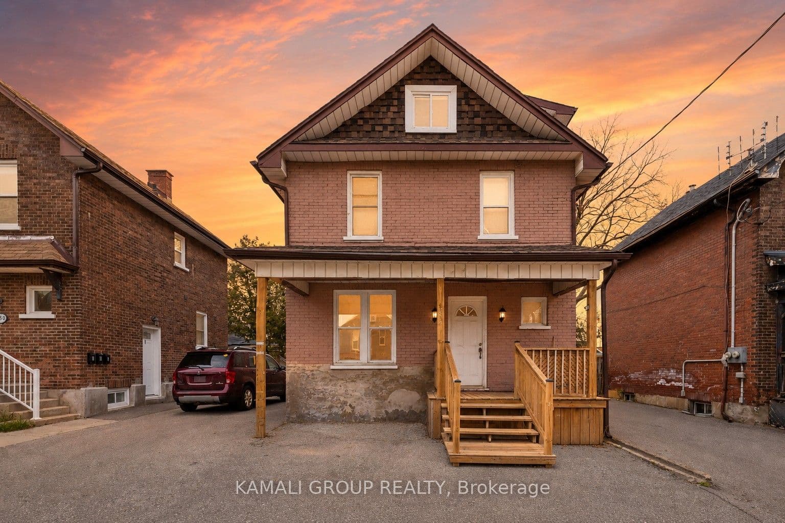 254 Bruce Street photo 1