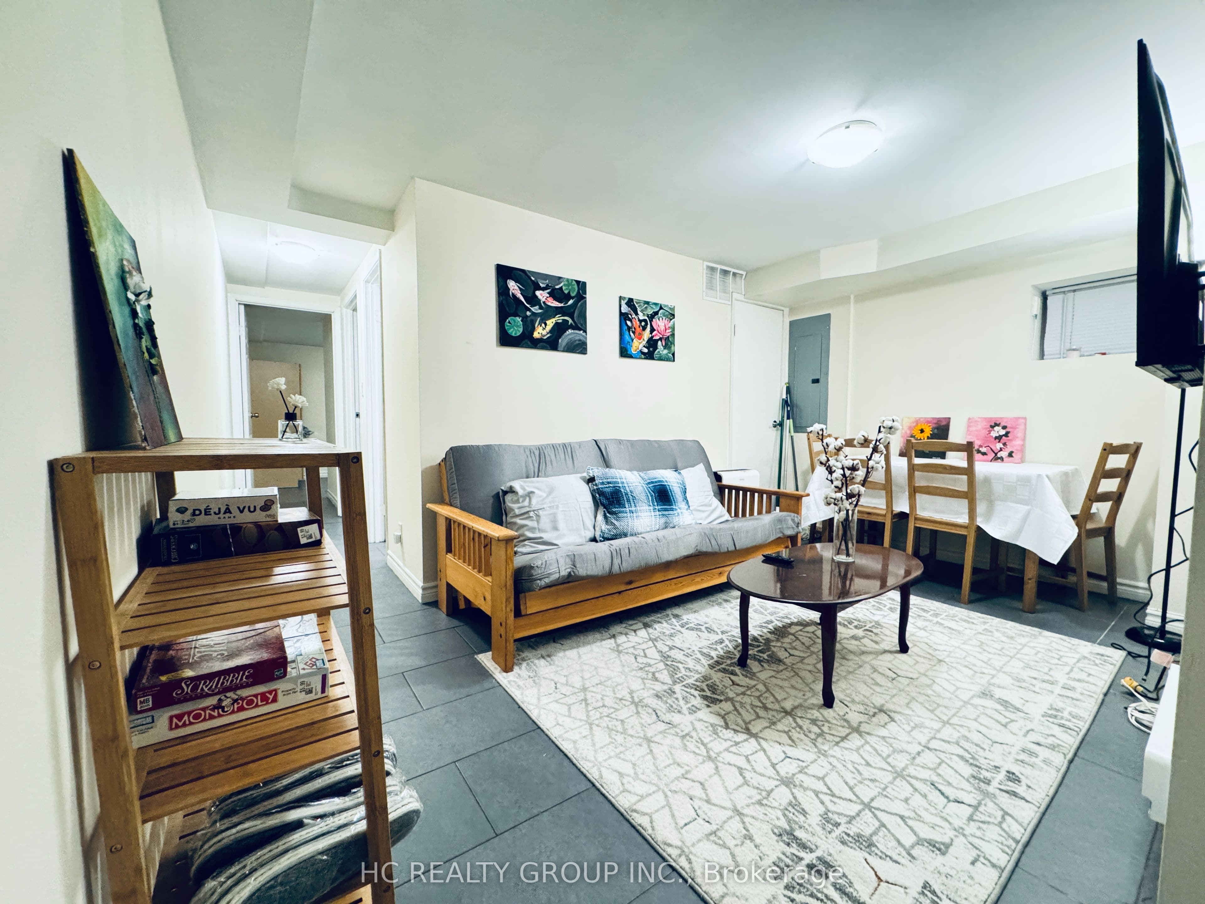 629 Bathurst Street photo 1