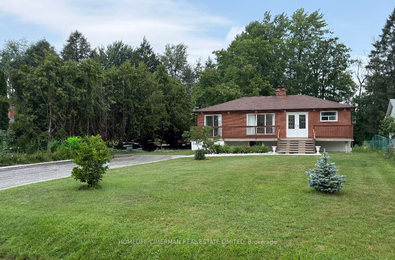 678 Trinity Street photo 1