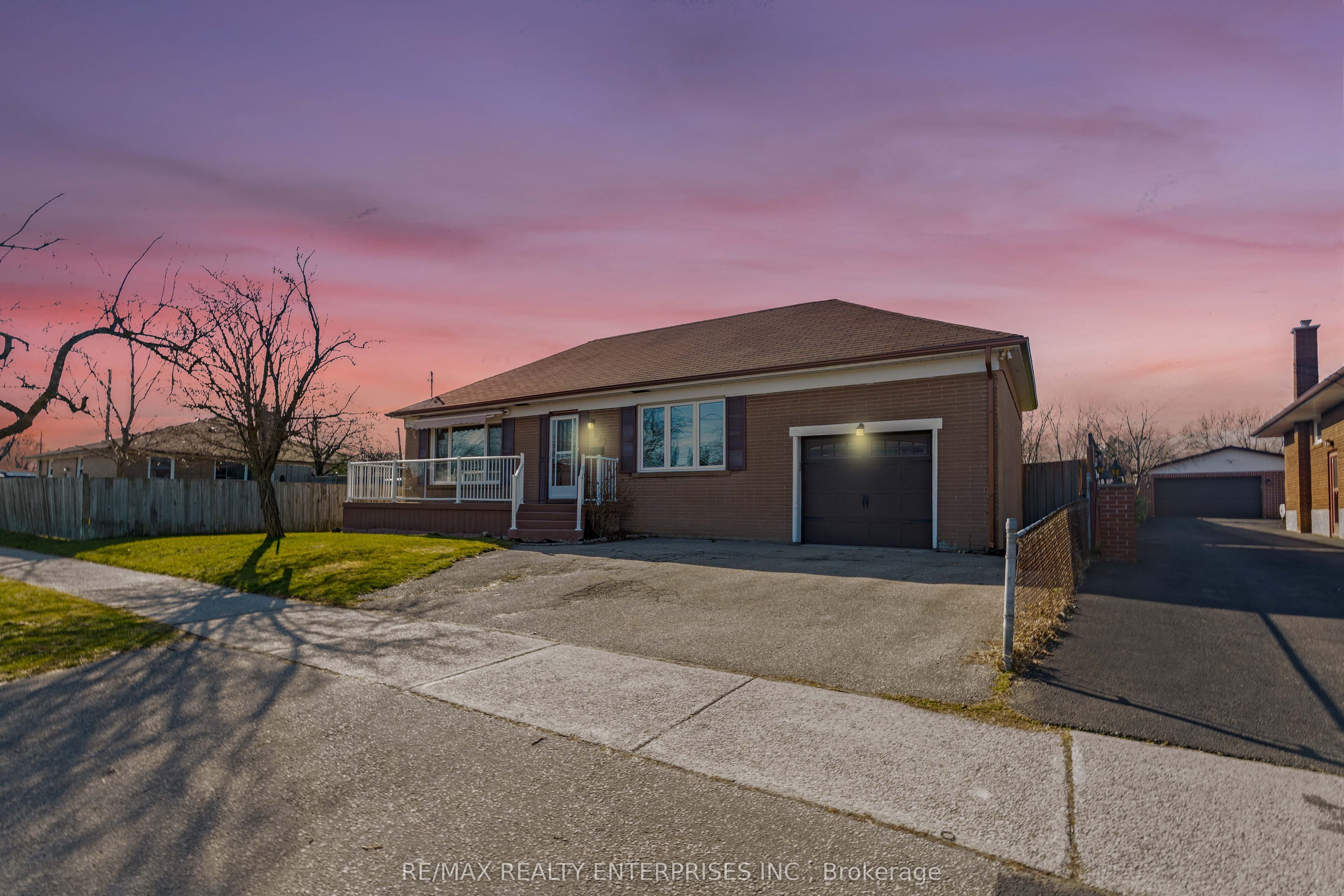 951 Atwater Avenue photo 1