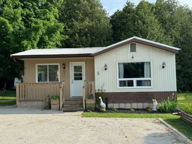 5 Laurel Lane photo 1