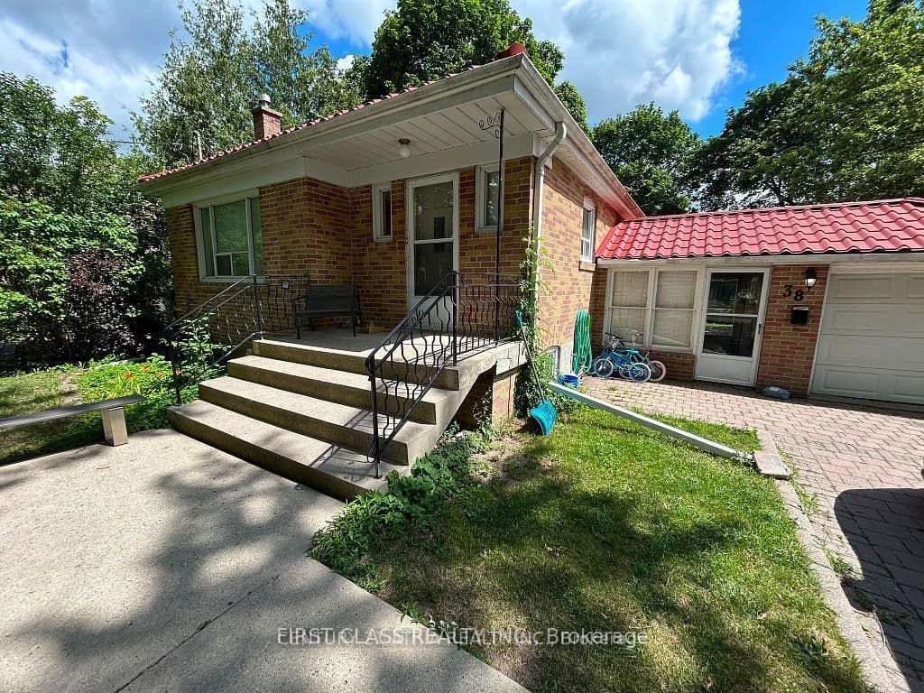 Unit Main 38 Harding Boulevard photo 1
