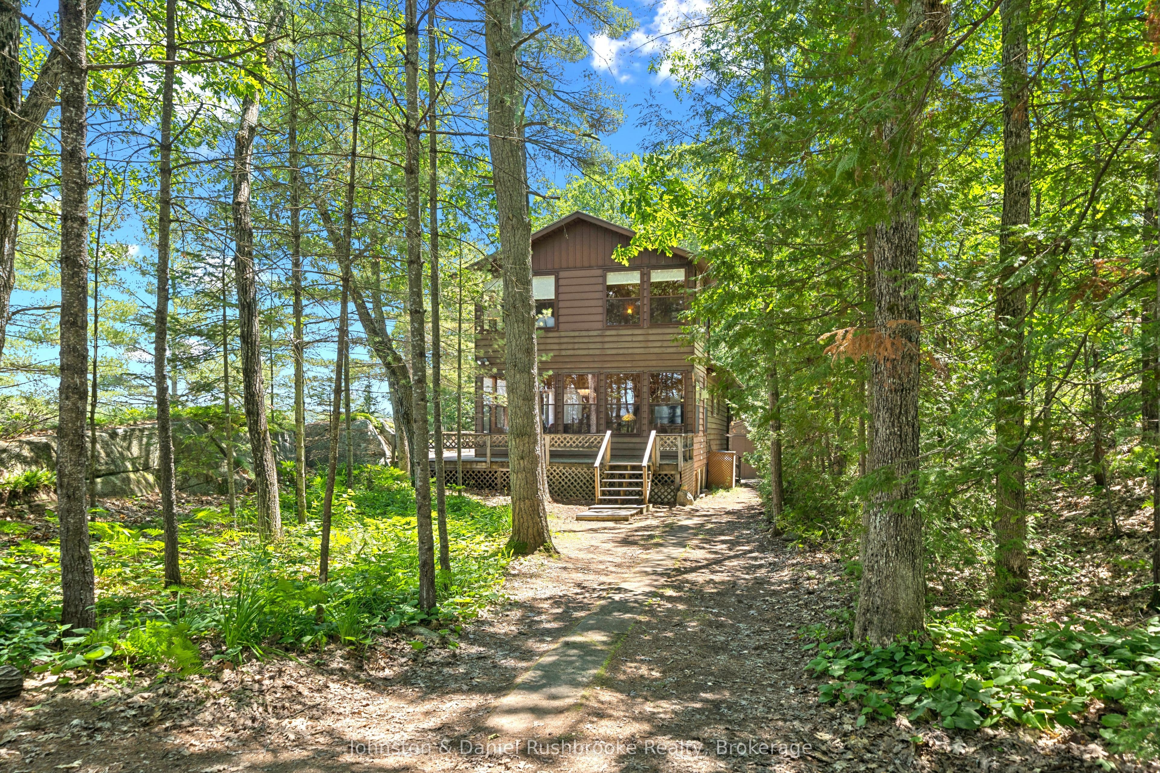 1277 & 1279 Woodland Drive photo 1