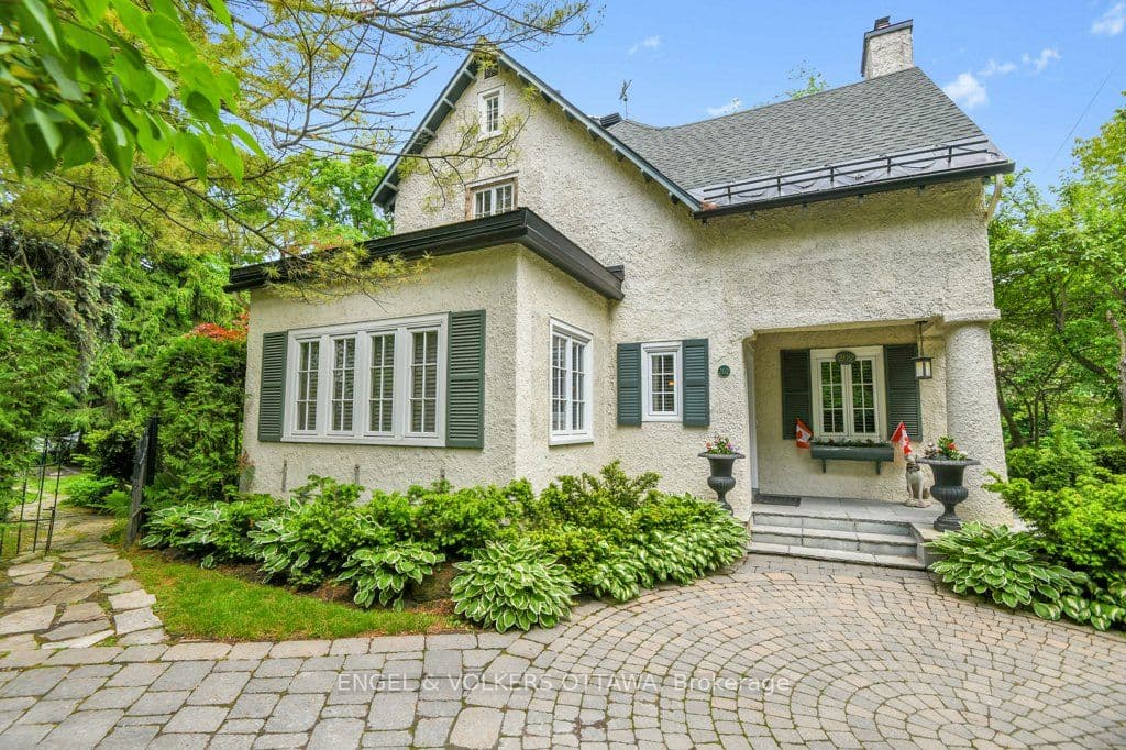 202 Cloverdale Road photo 1